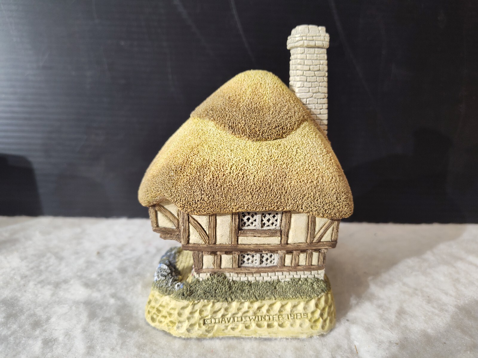 David Winter Pudding Cottage – British Traditions 1989 Medieval Village Unboxed