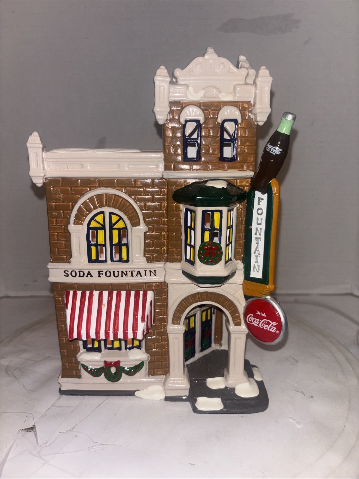 Dept 56 Snow Village Coca Cola Corner Drugstore Christmas Building 54844 1995