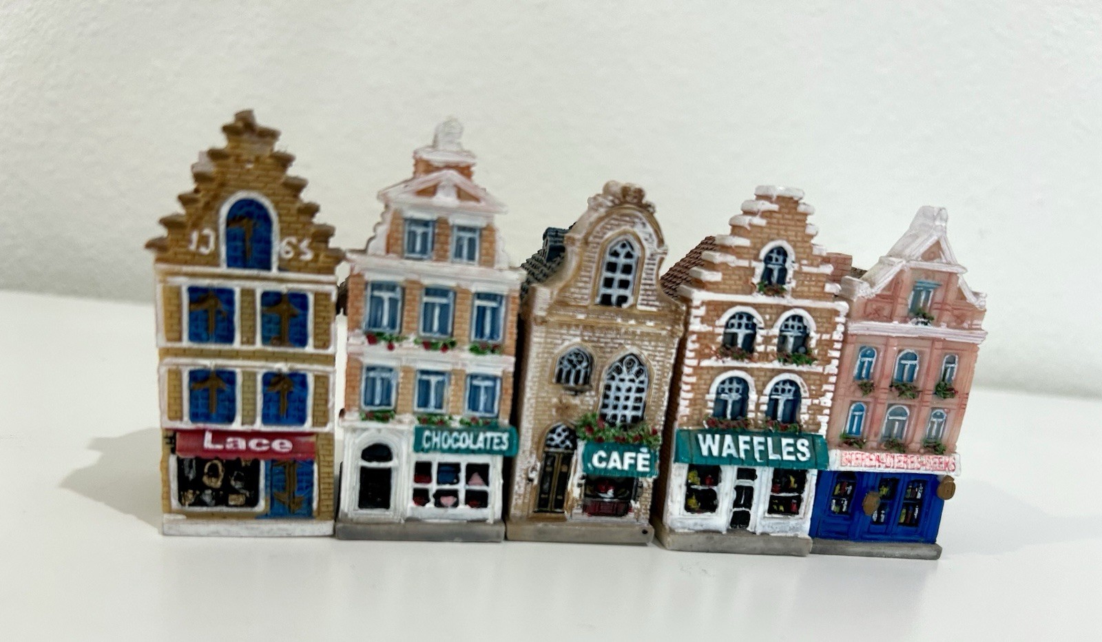 5 Miniature Buildings figurines Stores collectibles Christmas village scene