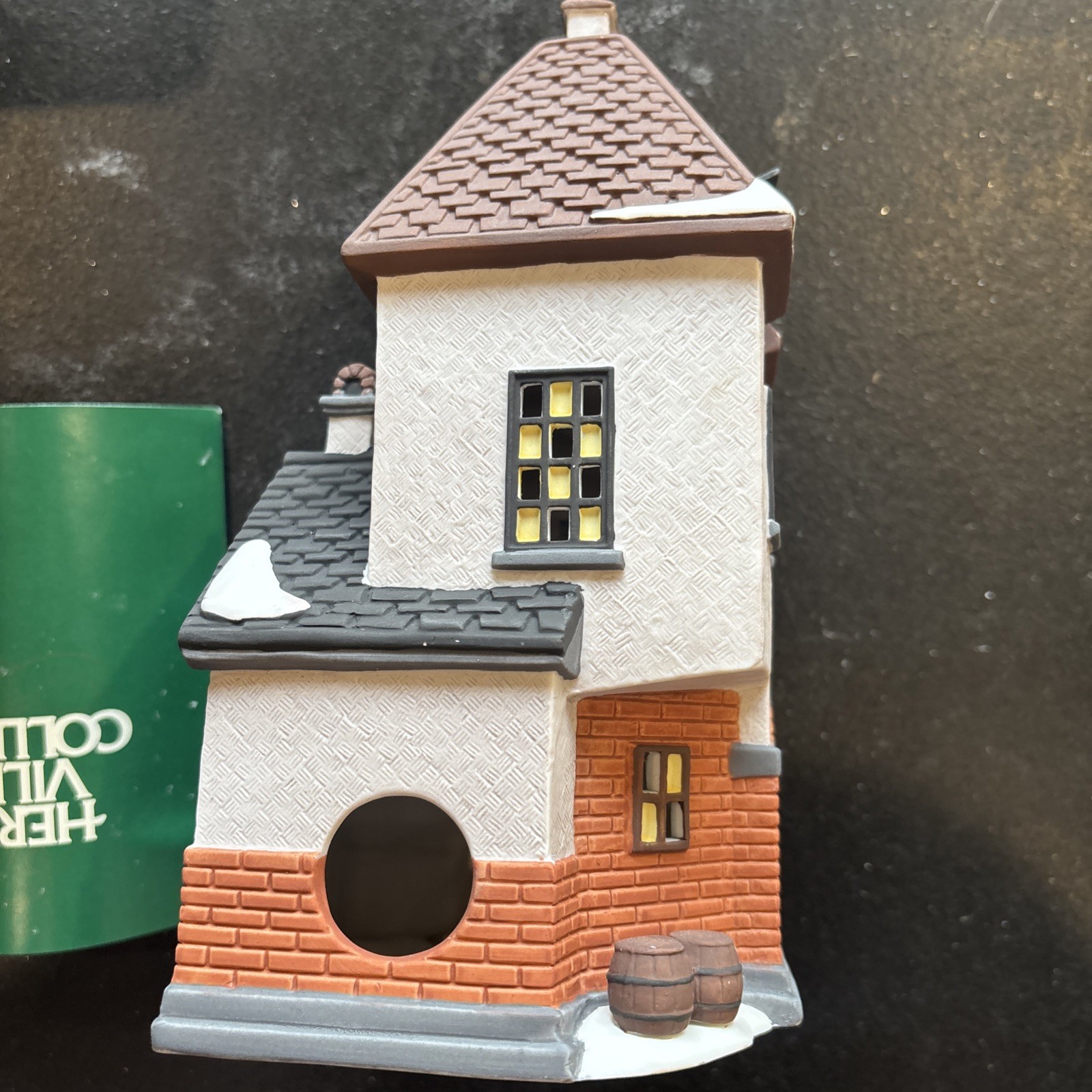 Dept 56 CIC Potters Tea Seller 5880-7 Christmas In The City