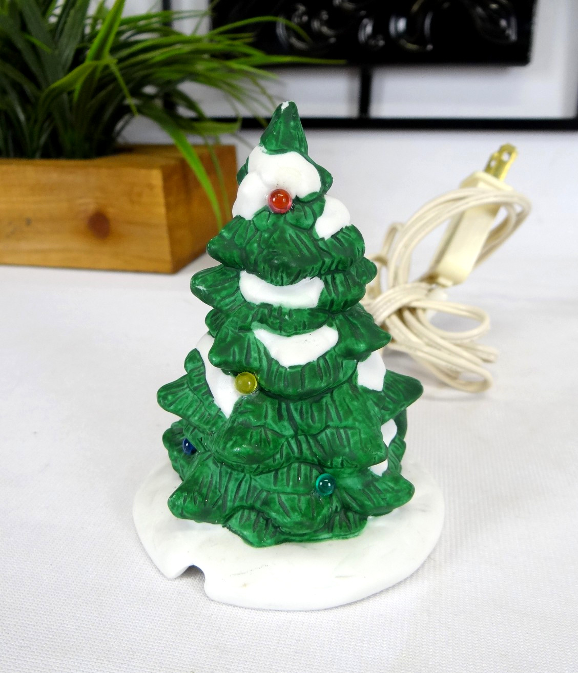 St Nicholas Square Village Christmas Tree Light Porcelain Ceramic Vintage 1998