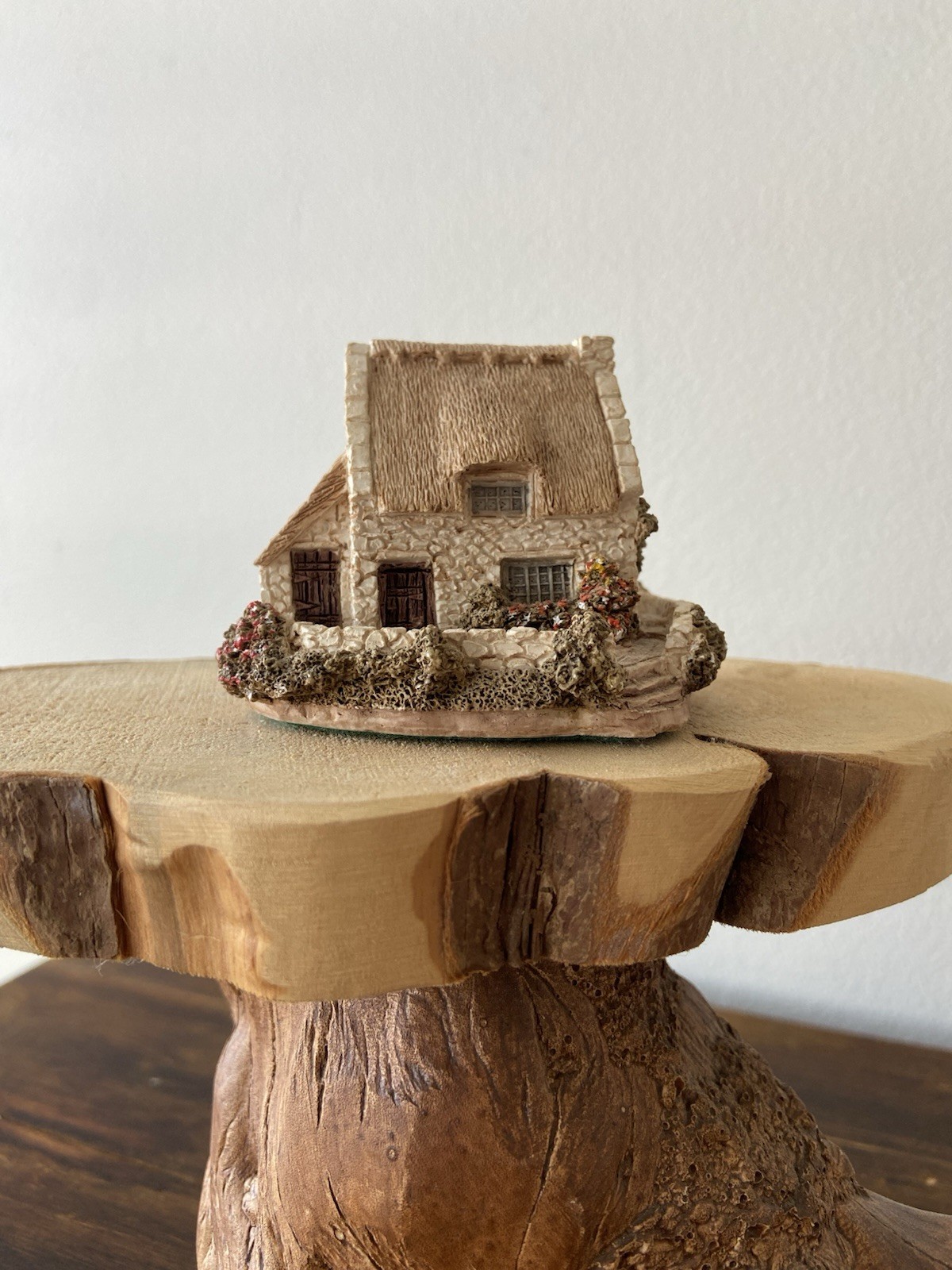Lilliput Lane Handmade Hand Painted Tanners Cottage Miniature Ceramic House