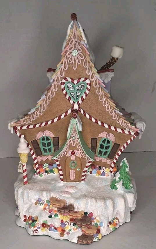 Danbury Mint Gingerbread Village Lighted 9″ Home Sweet Home Pre-owned No Box