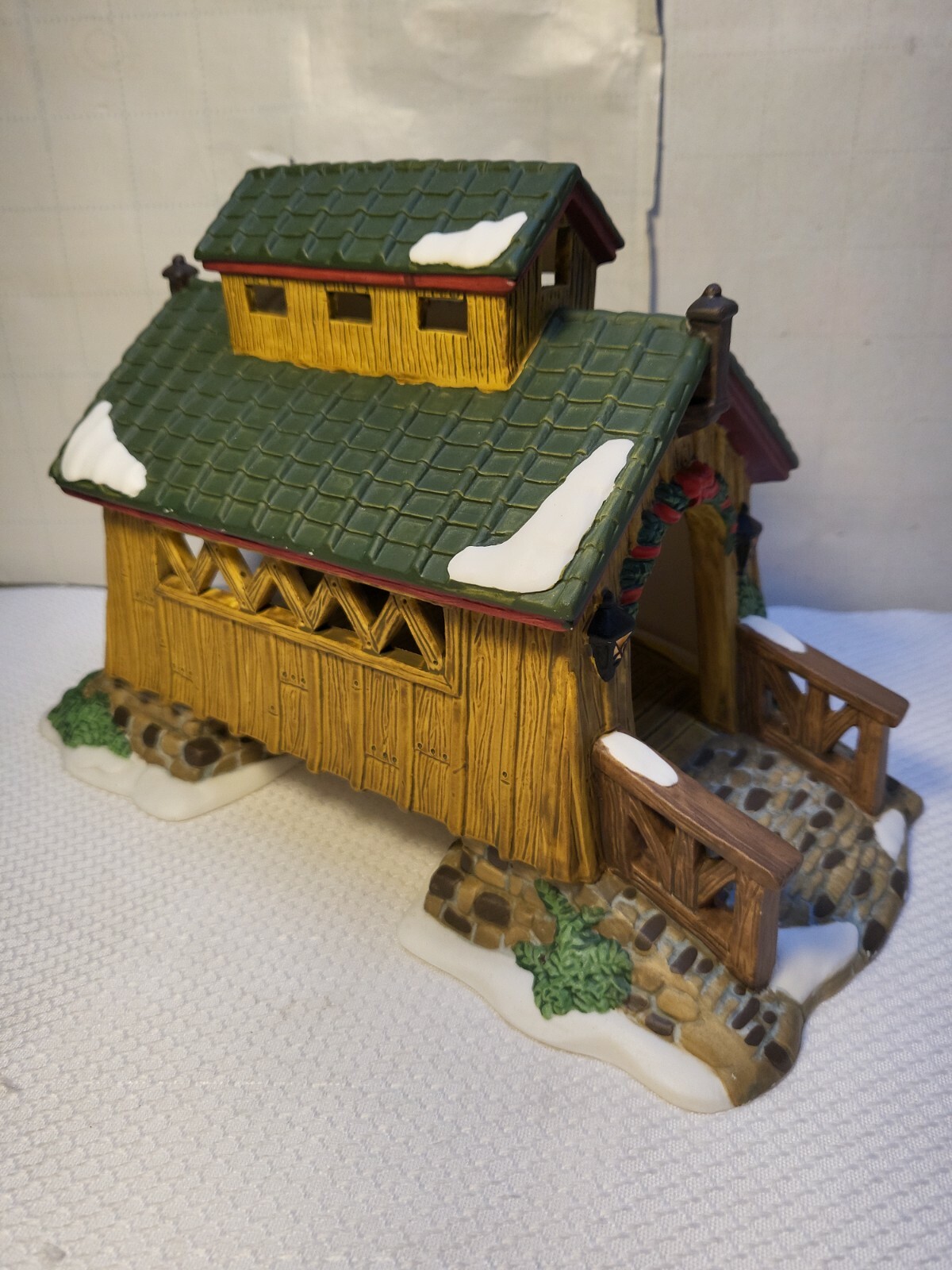 RETRO HEARTLAND VALLEY VILLAGE “WOODEN BRIDGE” PORCELAIN TABLE ACCENT