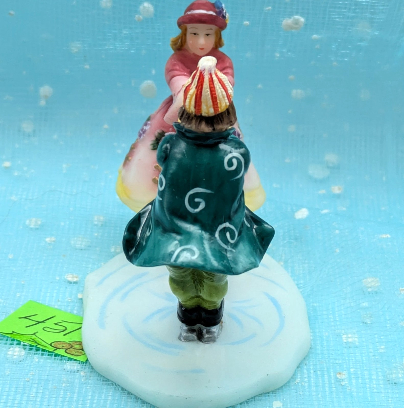 O’Well skating LARGER SCALE beautiful Christmas Village Figurine NO BOX INV451