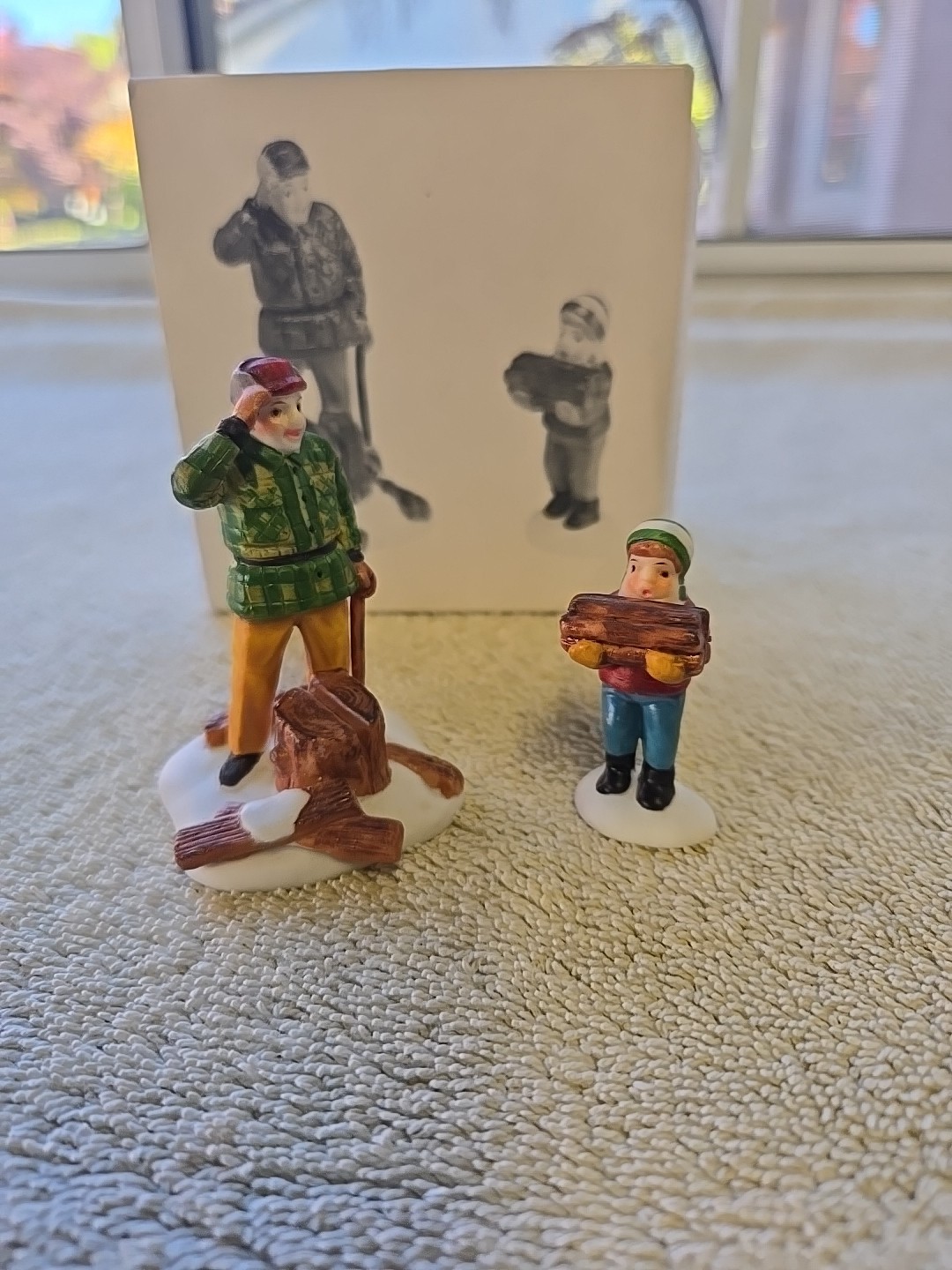 Dept 56 Heritage Village Wood Cutter and Son 5986-2 Retired Cristams NIB WS