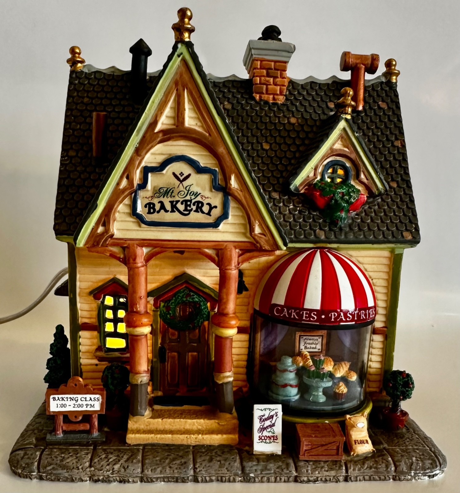 Lemax #25376 MT. JOY BAKERY Lighted Building ~ Retired 2022 ~ Hard To Find