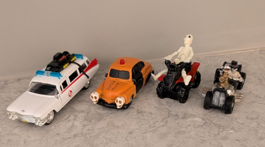 4 Skeleton Halloween Figures Skeleton Riding ATV&Driving a Roadster Ghostbusters