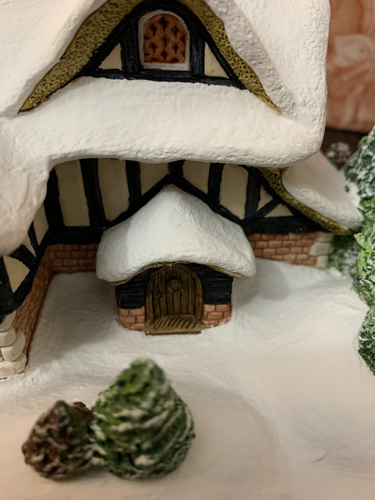 David Winter Silent Night Cottage British Hand made and Hand Painted