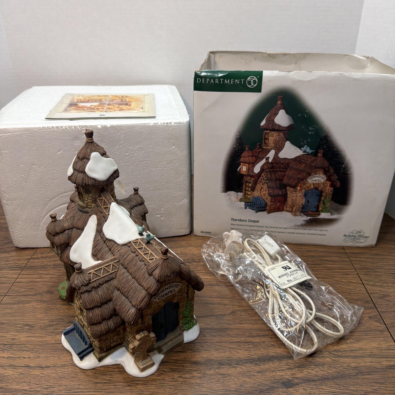 DEPT 56 DICKENS VILLAGE THORNBURY CHAPEL LIGHTED CHURCH 58502