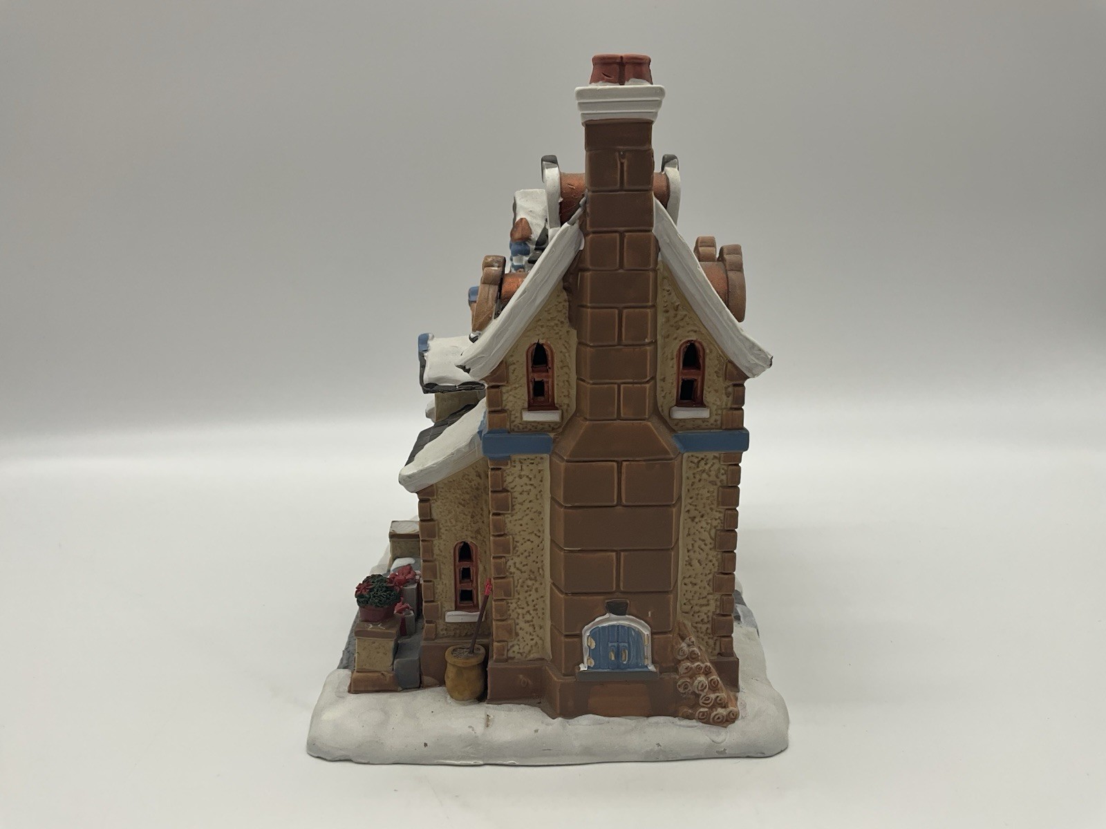 Lemax Christmas Village Pierre’s Christmas Building 35504 Lighted 2013 Retired