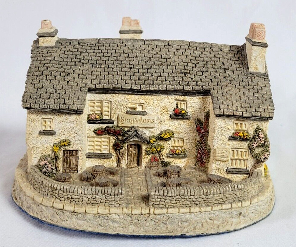 John Hine Malcolm Cooper Kings Arms Cottage Figurine Hampshire, GB 1986