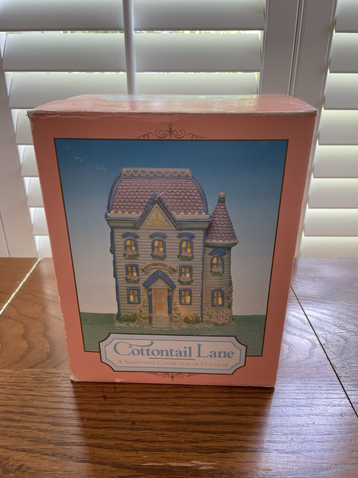 Cottontail Lane Easter Village Lighted Inn 1995