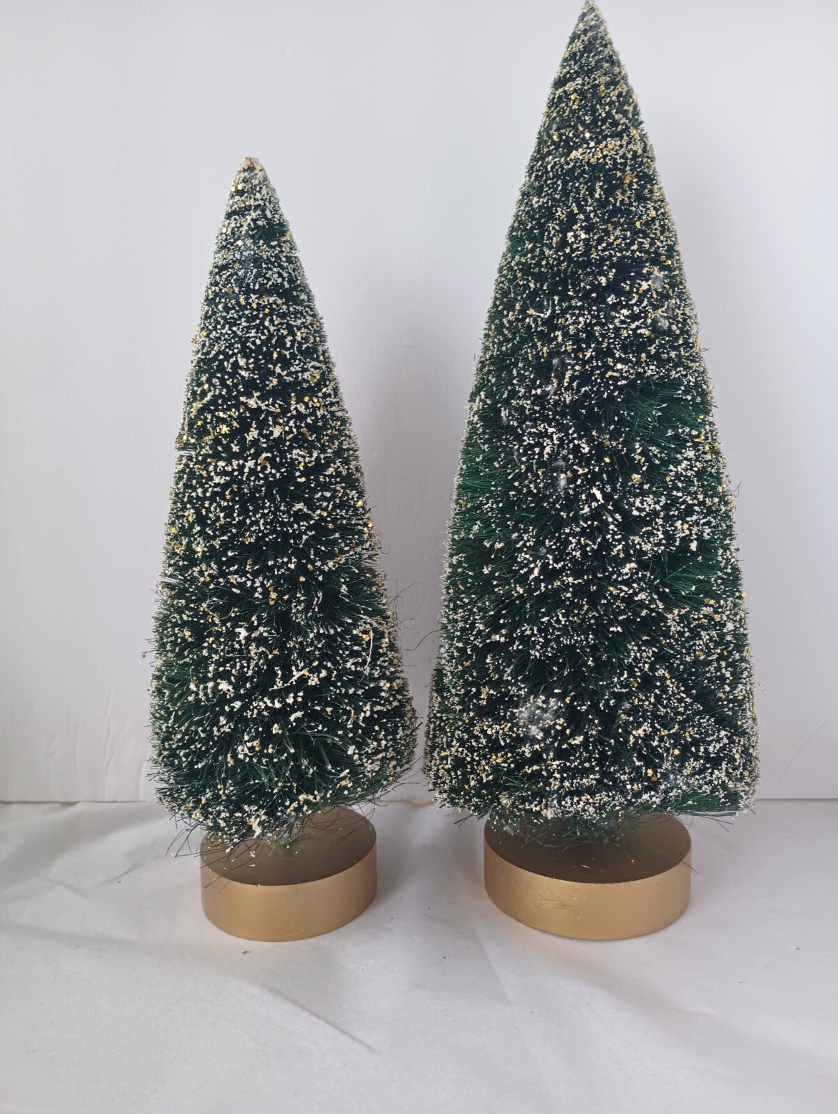 Dept 56 Bottle Brush Frosted Pine Trees Christmas Winter Village Tree Lot Set