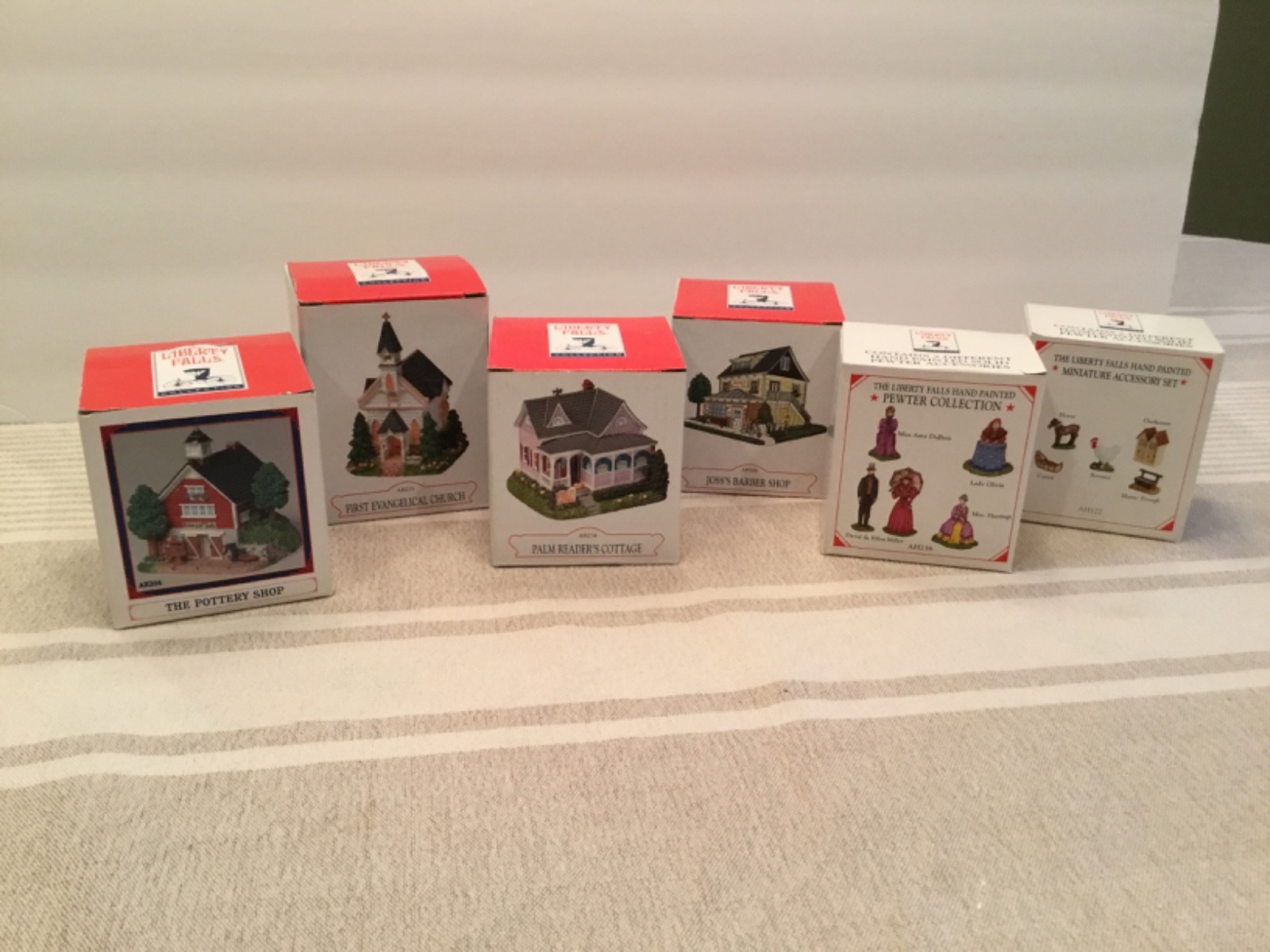 Liberty Falls Americana Liberty Falls – FOUR Buildings, TWO pewter collections