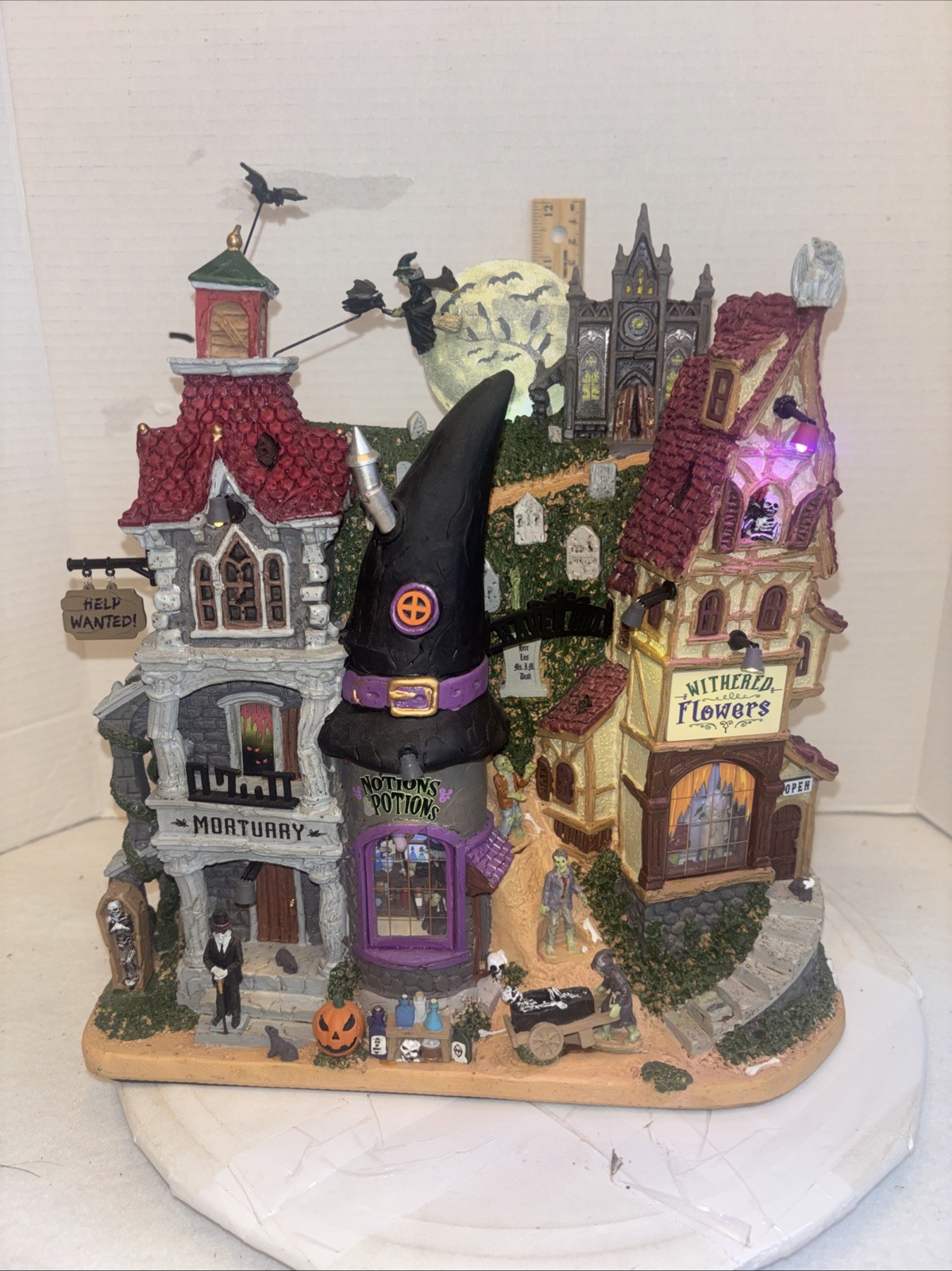 Lemax Spooky Town RAVEN HILL #25919 2022 Halloween Village Facade LED Lit *