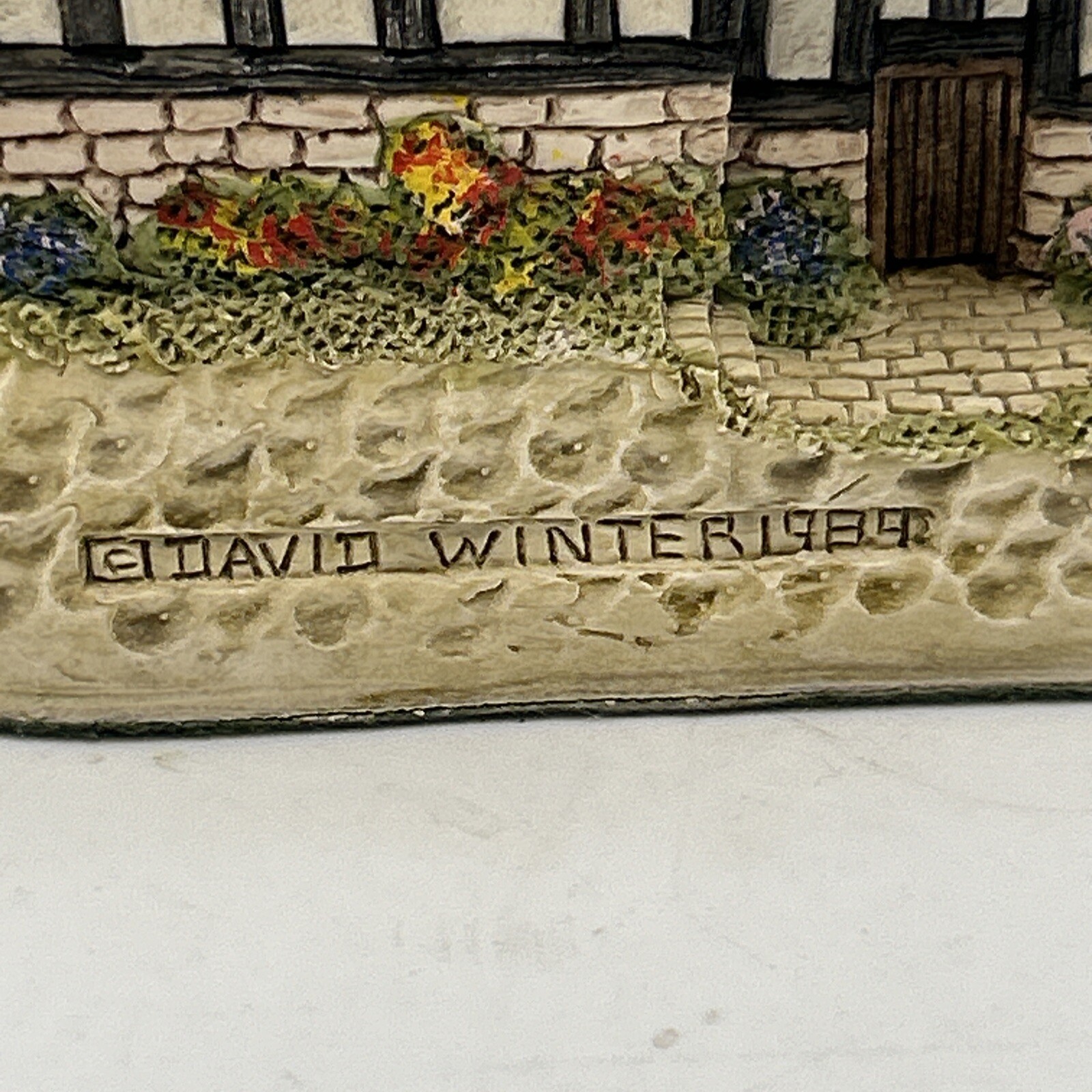 David Winter cottages 1989 May “Blossom Cottage” w/COA & Box British Traditions