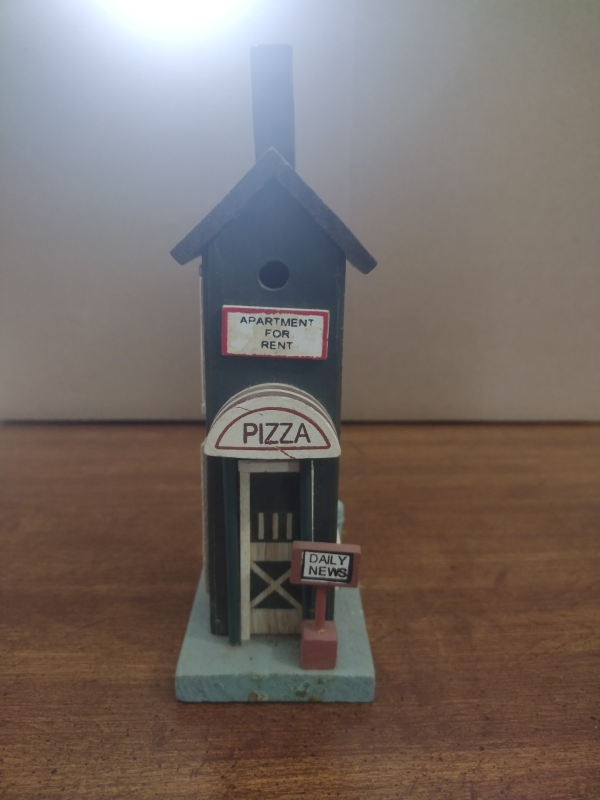 K’s Collection Mama Sparrow’s Pizza Miniature Building Decor 7.5″ No Cracks
