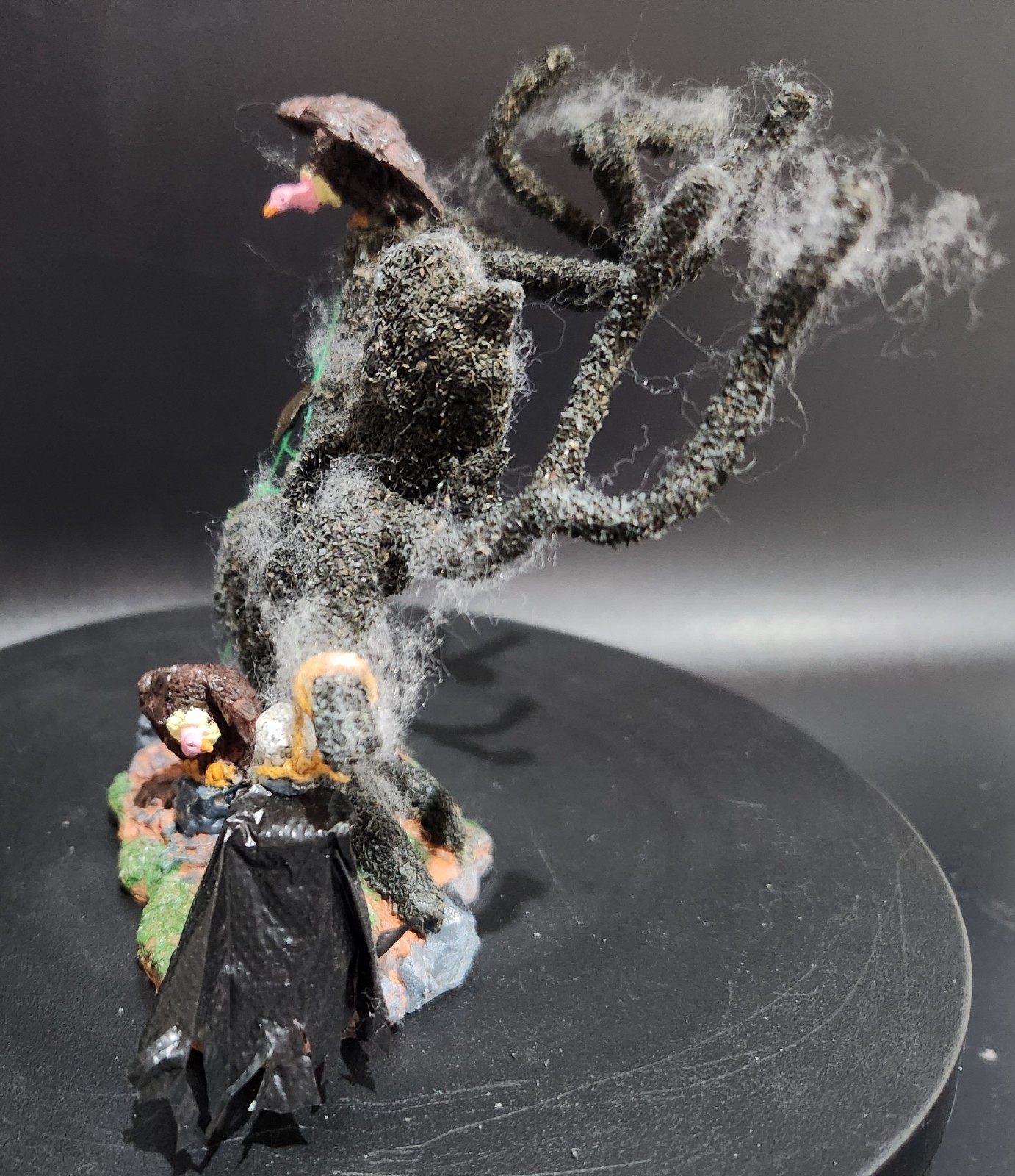 Lemax Spooky Town SPOOKY TREE VULTURES #83674 • RETIRED • NEW