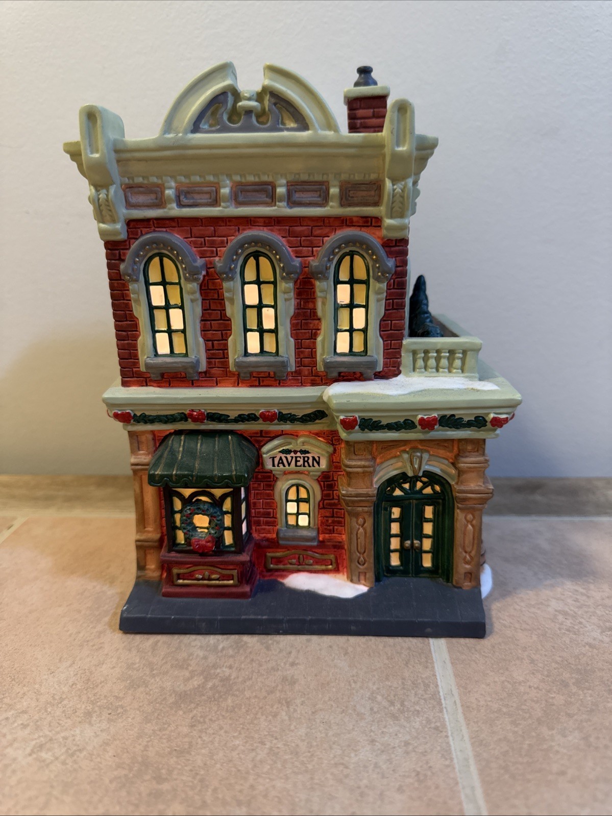 Heartland Valley Village 1998 Tavern Limited Edition #9822180 Deluxe Porcelain