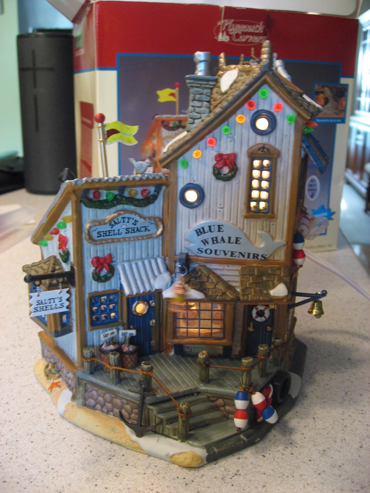 Lemax Plymouth Corners Salty’s Shell Shack Lighted Ceramic Building #35791