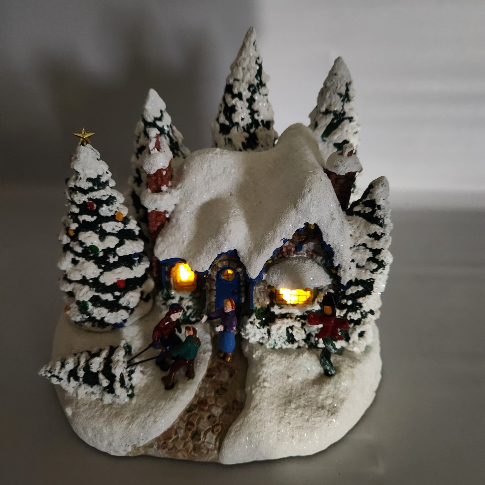 Thomas Kinkade Country Christmas Homecoming Light-Up House 2015 Teleflora
