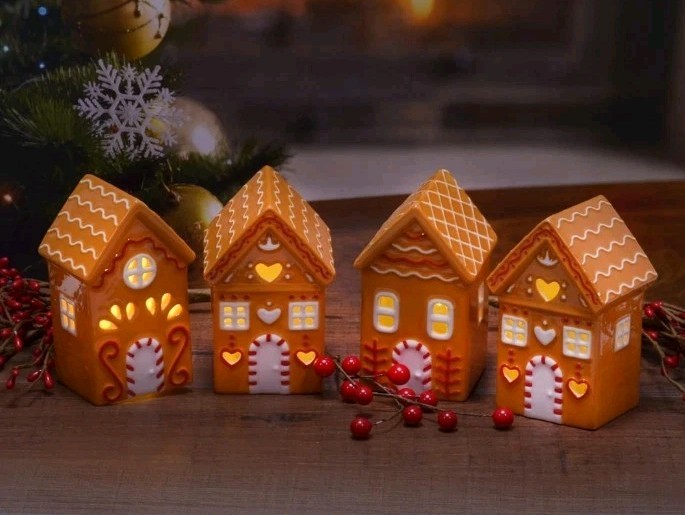 Ceramic Holiday LED Lit Gingerbread Festive Village Houses 4″ Set of 4 – NIB