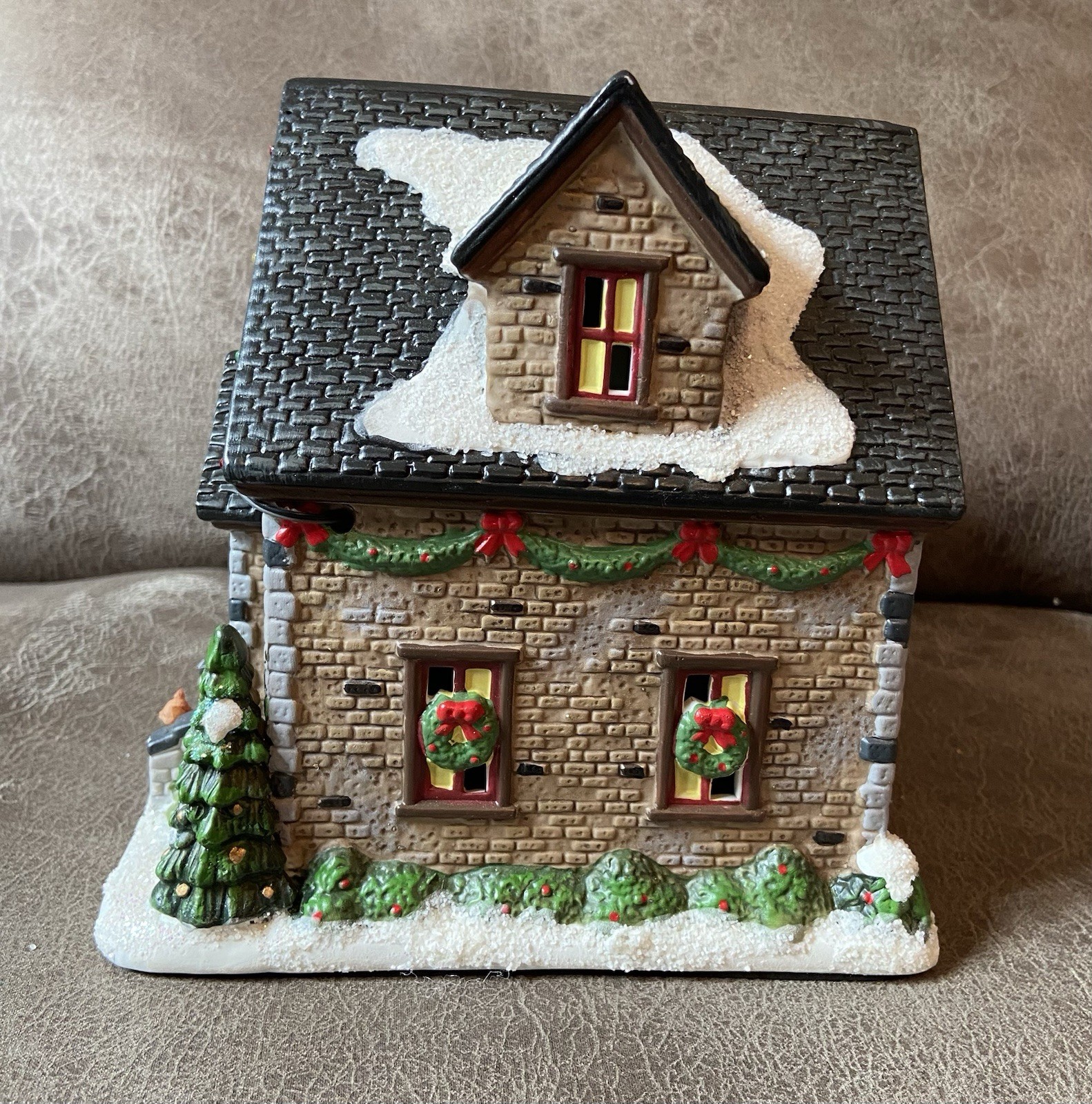 St. Nicholas Square 2011 SNS Veterinary Hospital Village **READ Description**