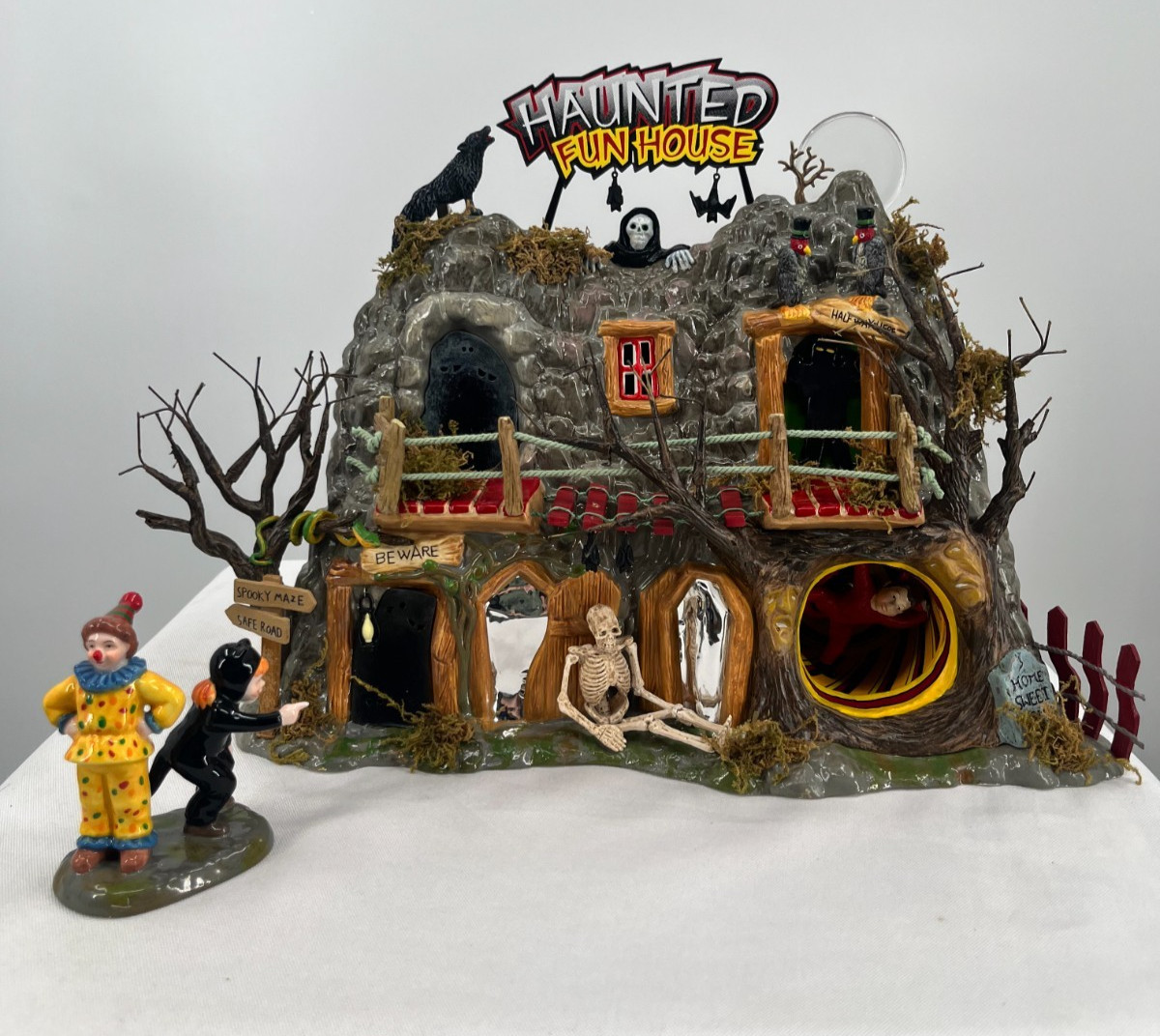 Dept 56 HAUNTED FUN HOUSE 55094 Halloween Lighted Animated Spinning Tunnel NEW