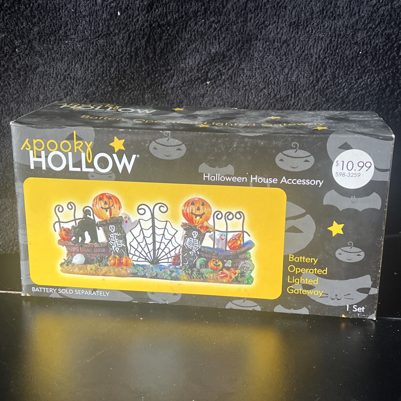 Spooky Hollow Battery Operated Lighted Gateway Halloween Village w/ Box