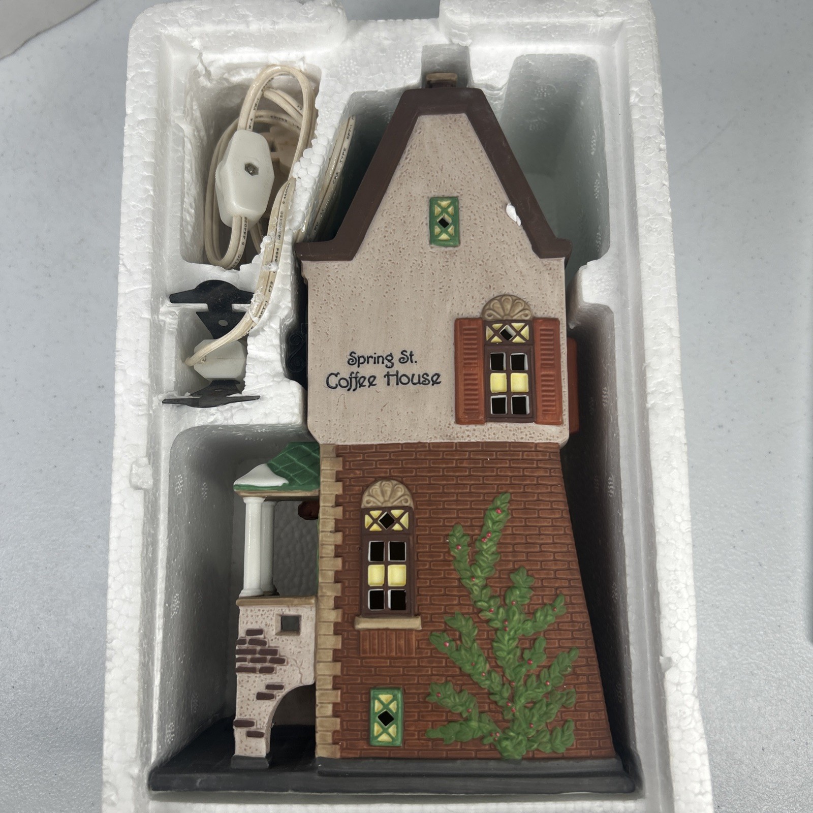 Department 56 Spring St. Coffee House 1993 Christmas in the City Series 5880-7