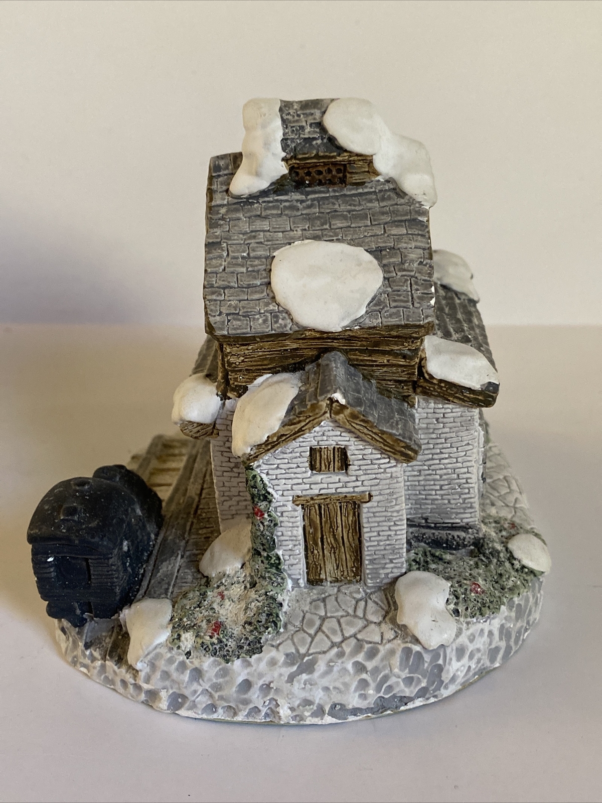 Christmas in the Country Cottages Train Station Collectible Series 4.5″
