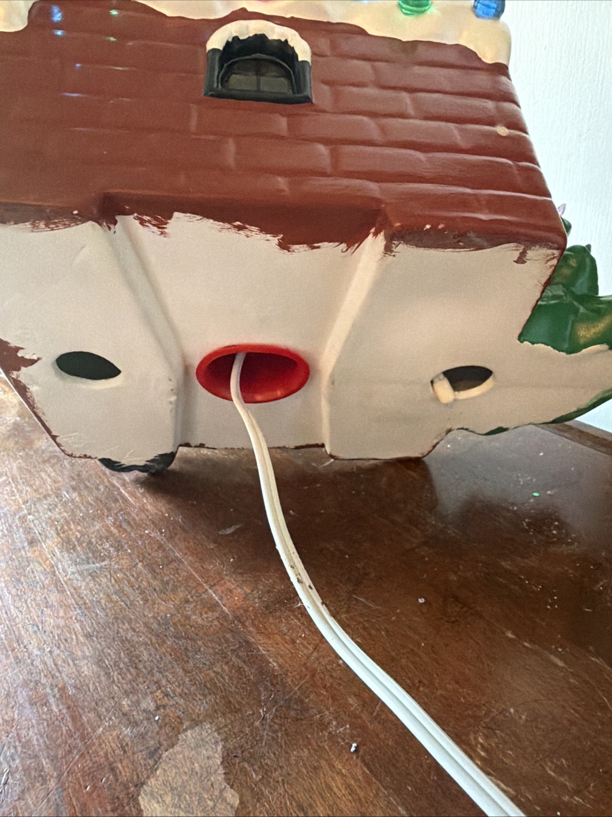 Santa’s Workshop Lighted Ceramic House Hand Painted North Pole Christmas Village