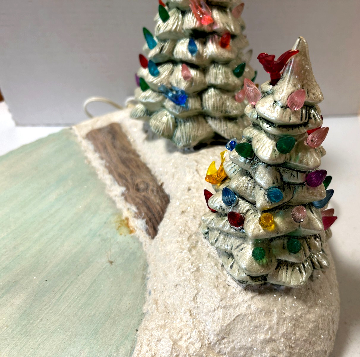 Vintage Macky Mold Large Lighted Christmas Trees Ice Skating Pond Scene 1980 14″