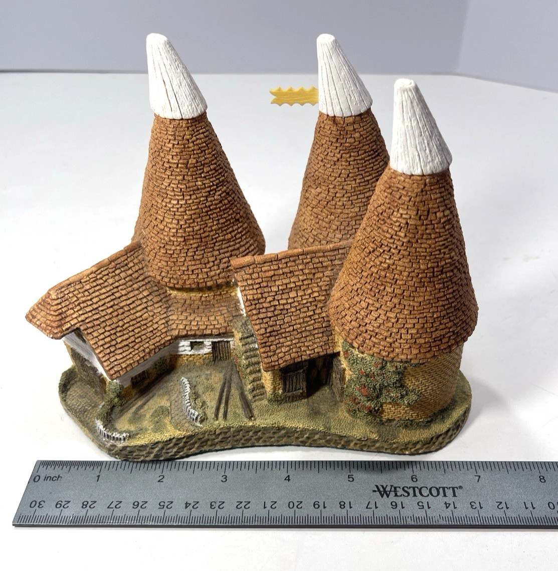 David Winter “Triple Oast” 1981 Regions Collection with Box