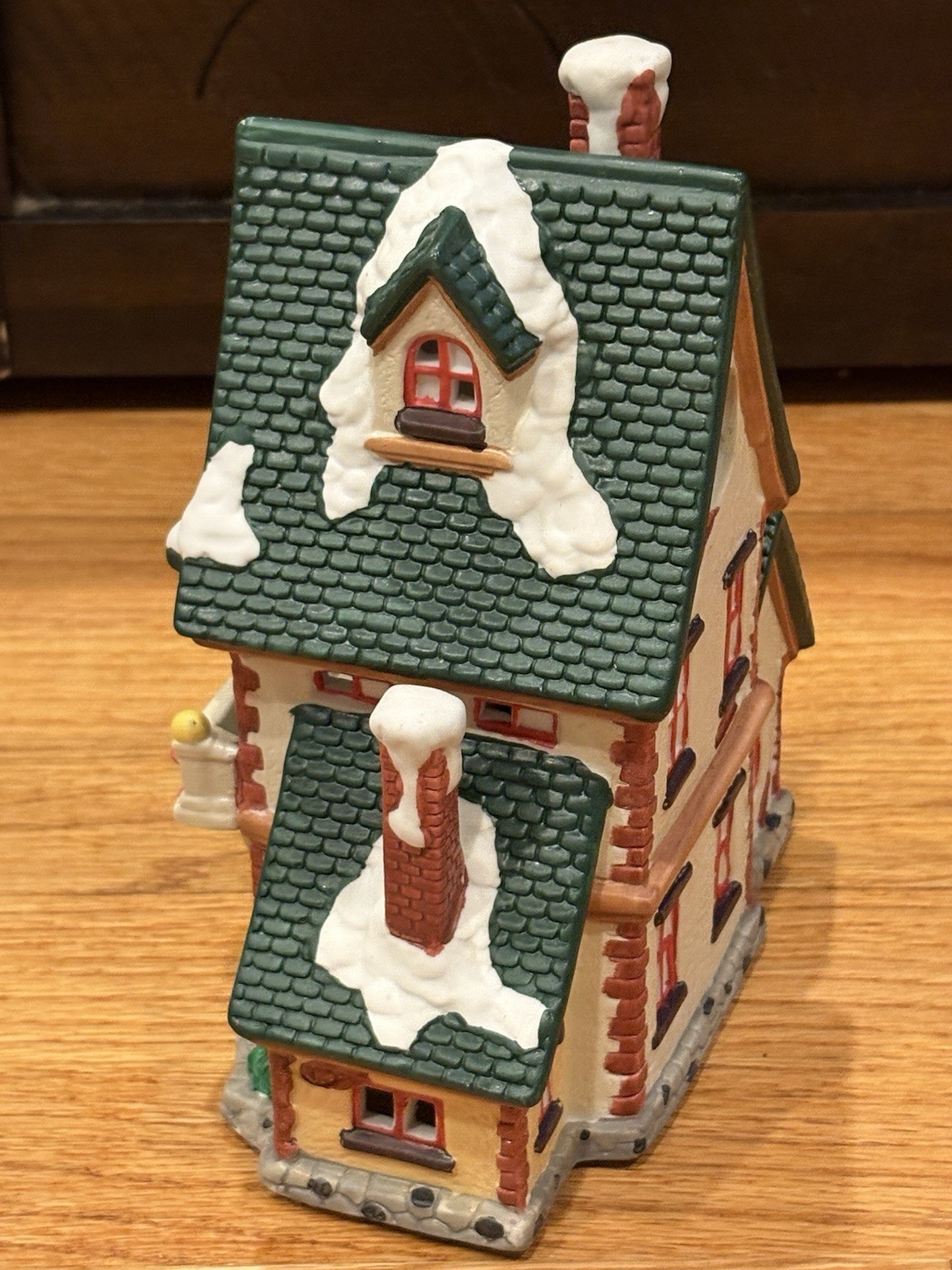Vintage Copperfield Keepsake Porcelain Lighted Santa’s Christmas Workshop