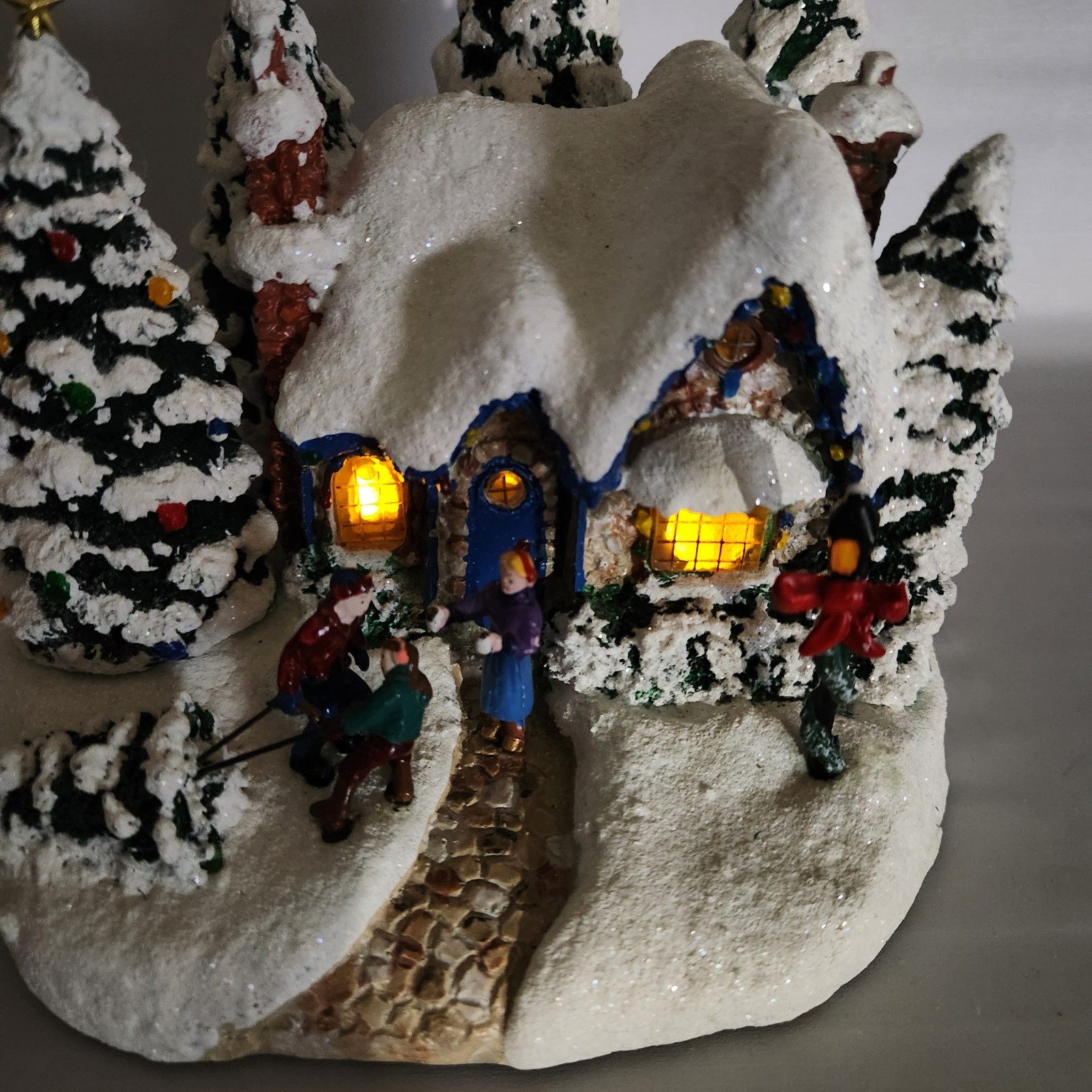 Thomas Kinkade Country Christmas Homecoming Light-Up House 2015 Teleflora
