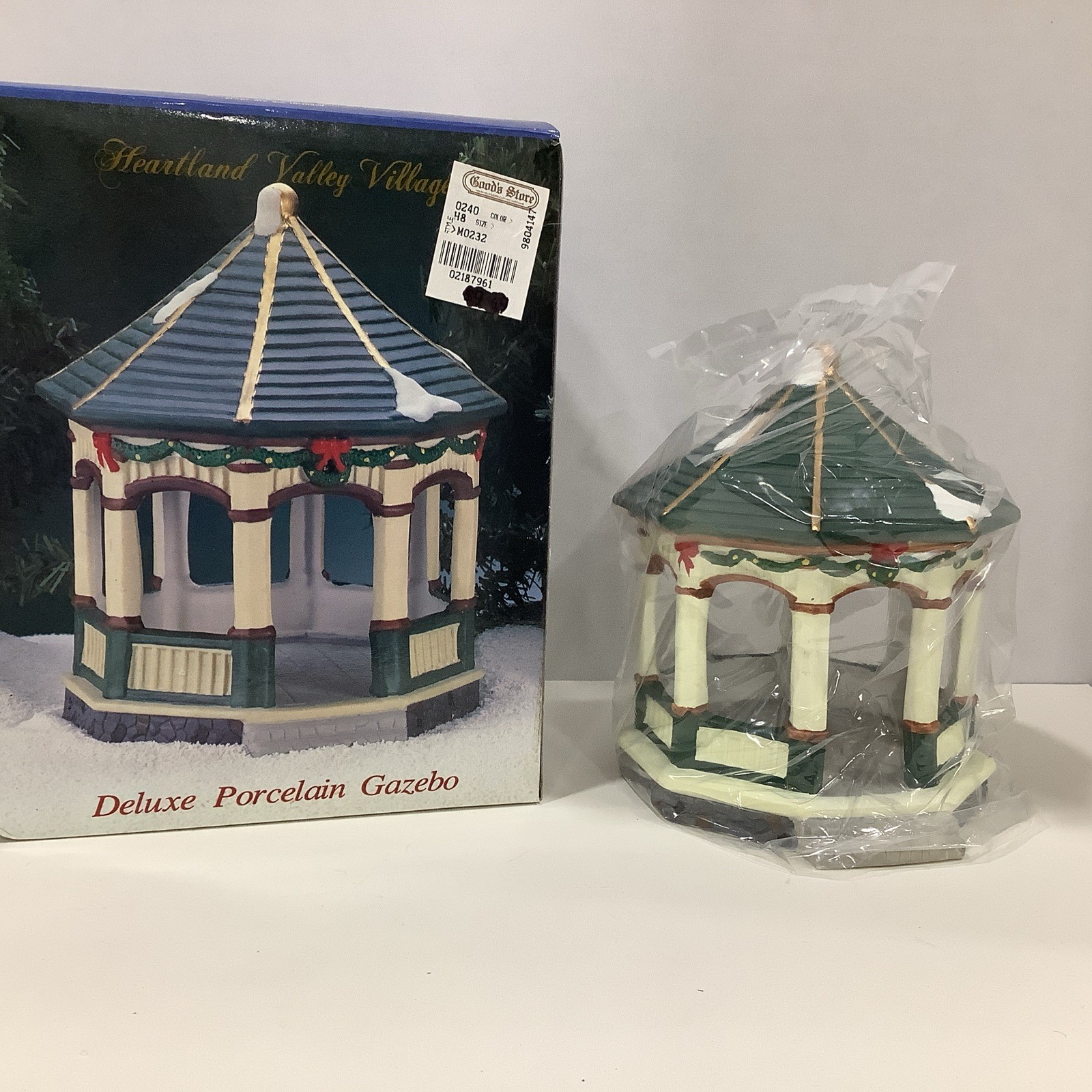 Heartland Valley Village #9804147 Accessory Deluxe Porcelain Gazebo 1997