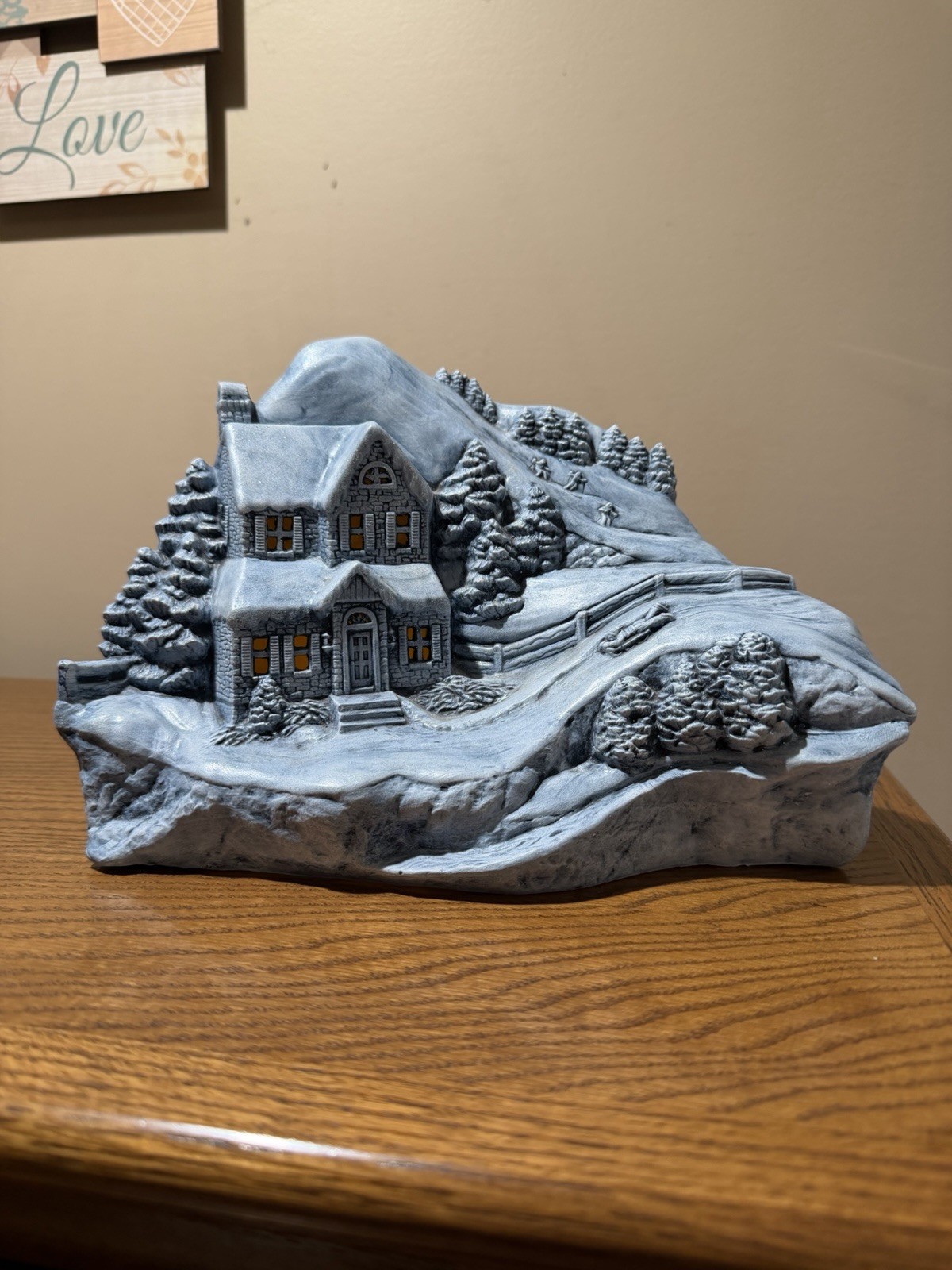 Tampa Bay Mold Co. Vintage 1996 Winter Village Scene, With Tea Lite.