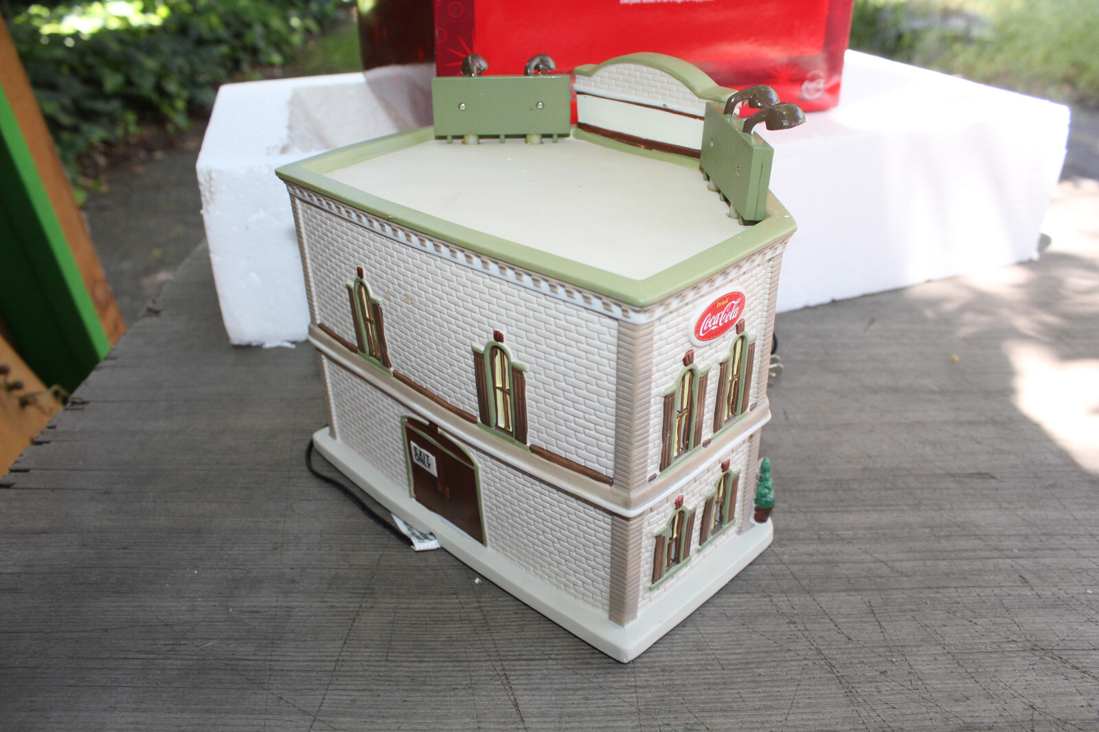 Coca-Cola 2006 Main Street Collection “Tower Cinema” MINT LB