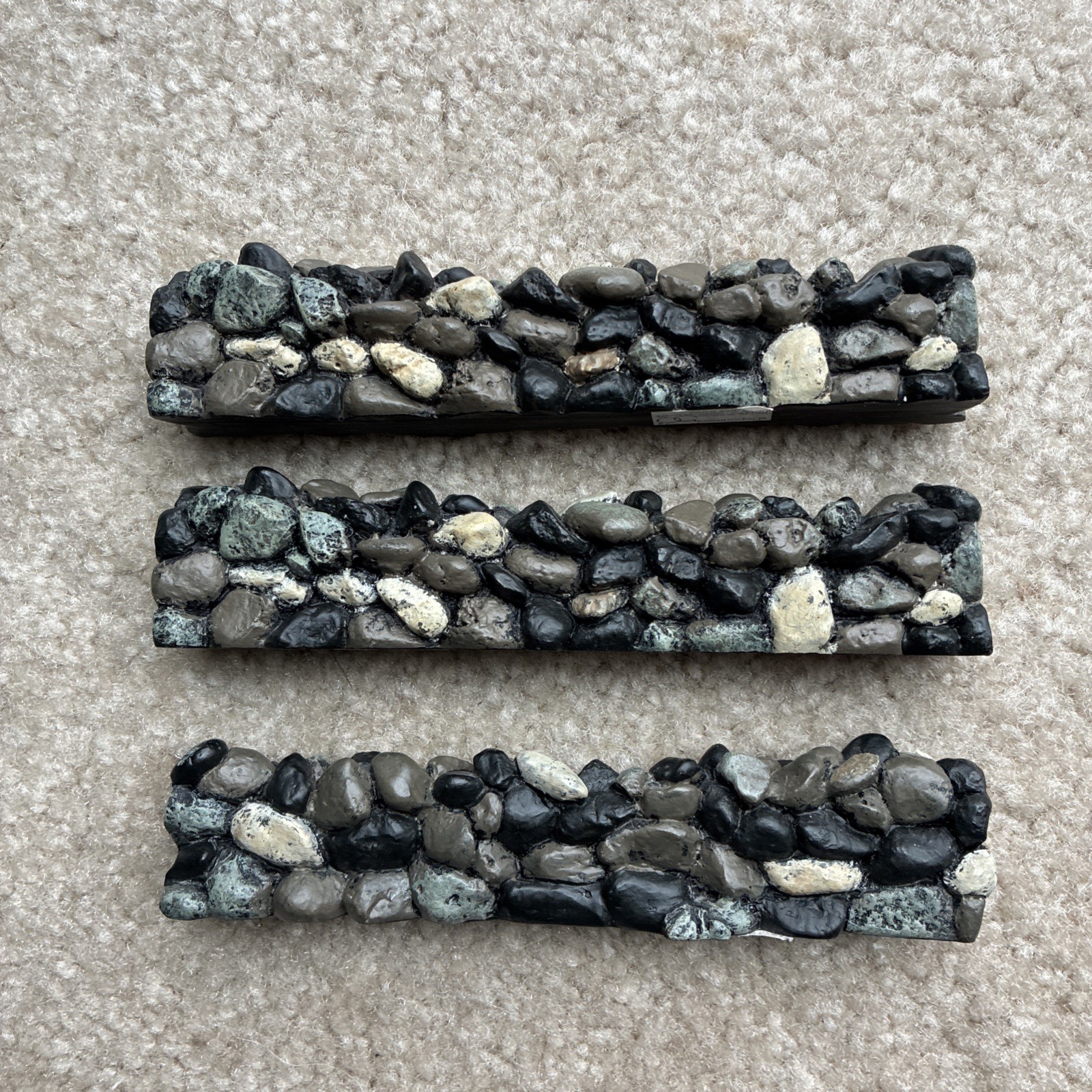 Dept 56 Stone Wall Christmas Village Accessories Low Set of 3 No Box Gray Black