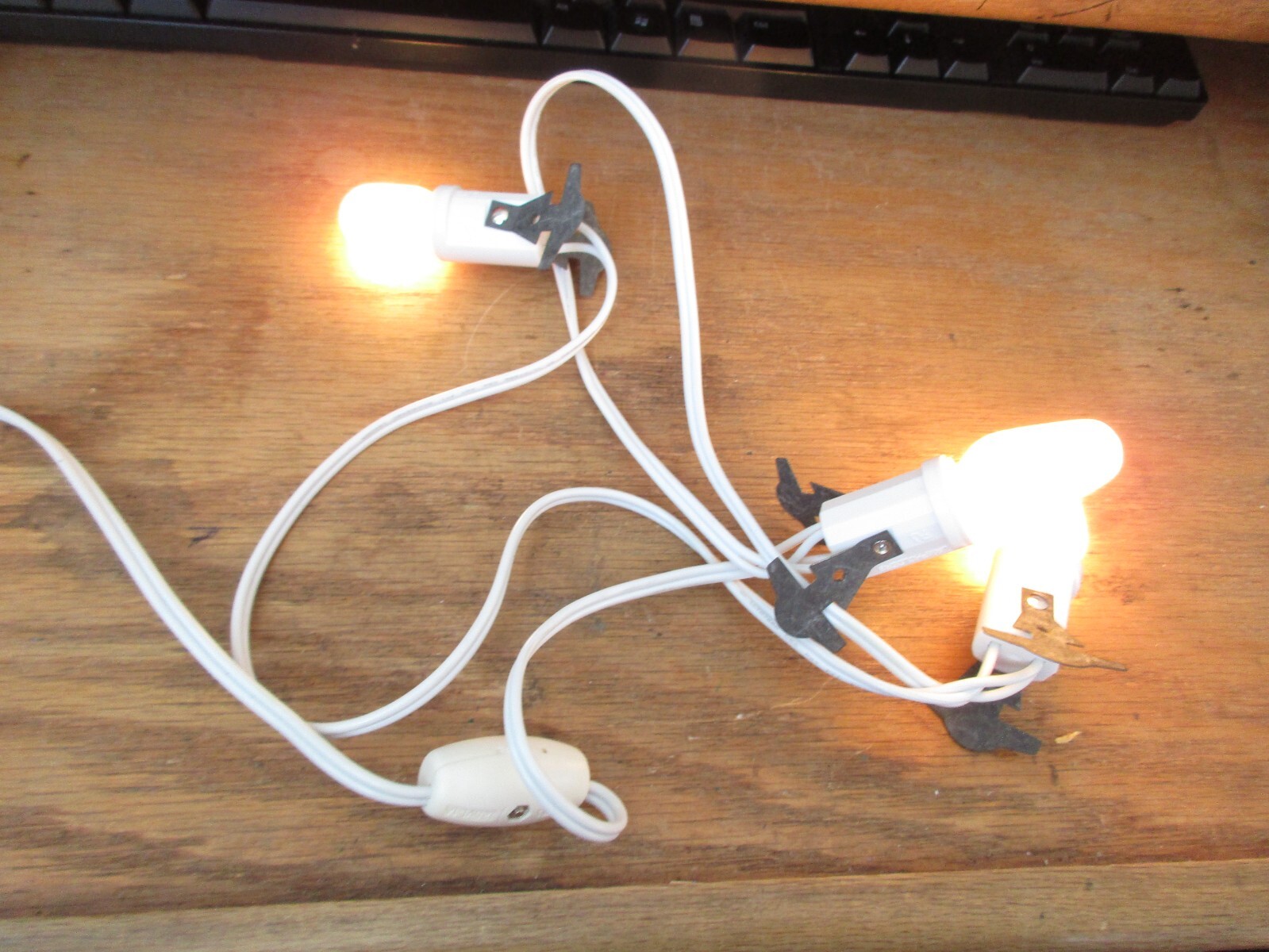 Unbranded Village Collection 3 Light Cord for Christmas Village House Displays