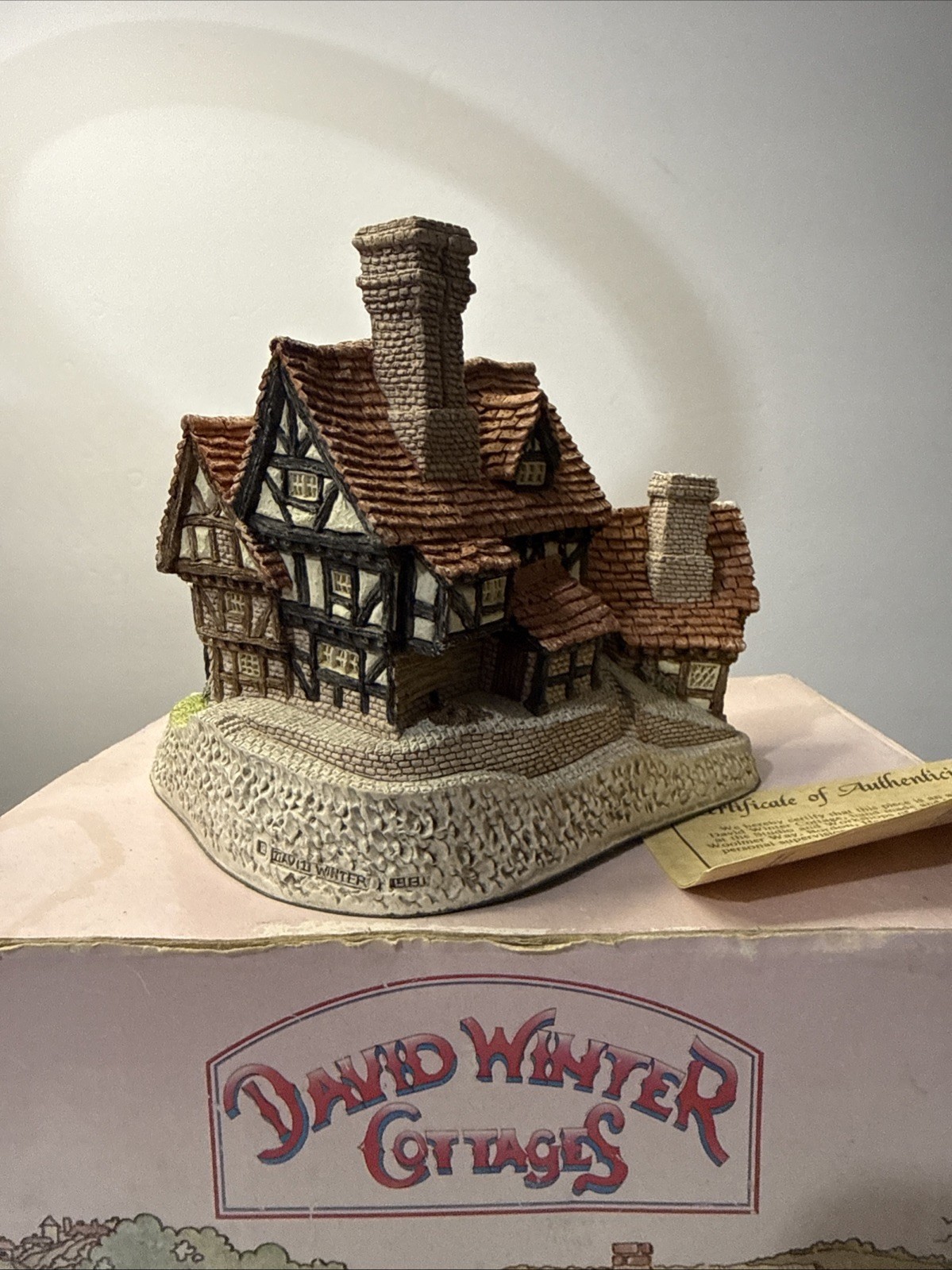 Vintage 1981 David Winter STRATFORD HOUSE Cottage W/ Original Box!
