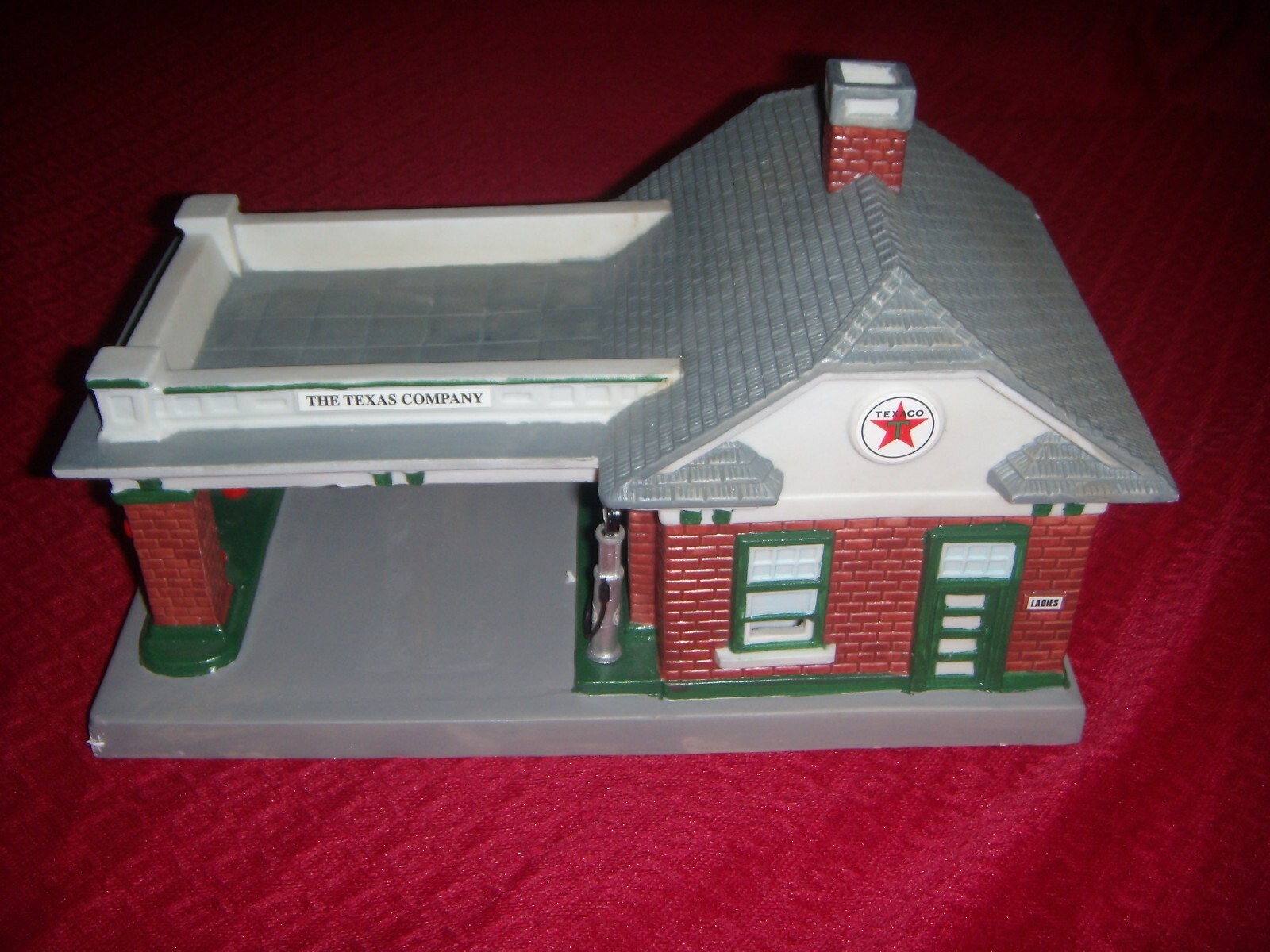 New Texaco Service Station #15 Dallas, Texas Lighted Christmas Village 1997
