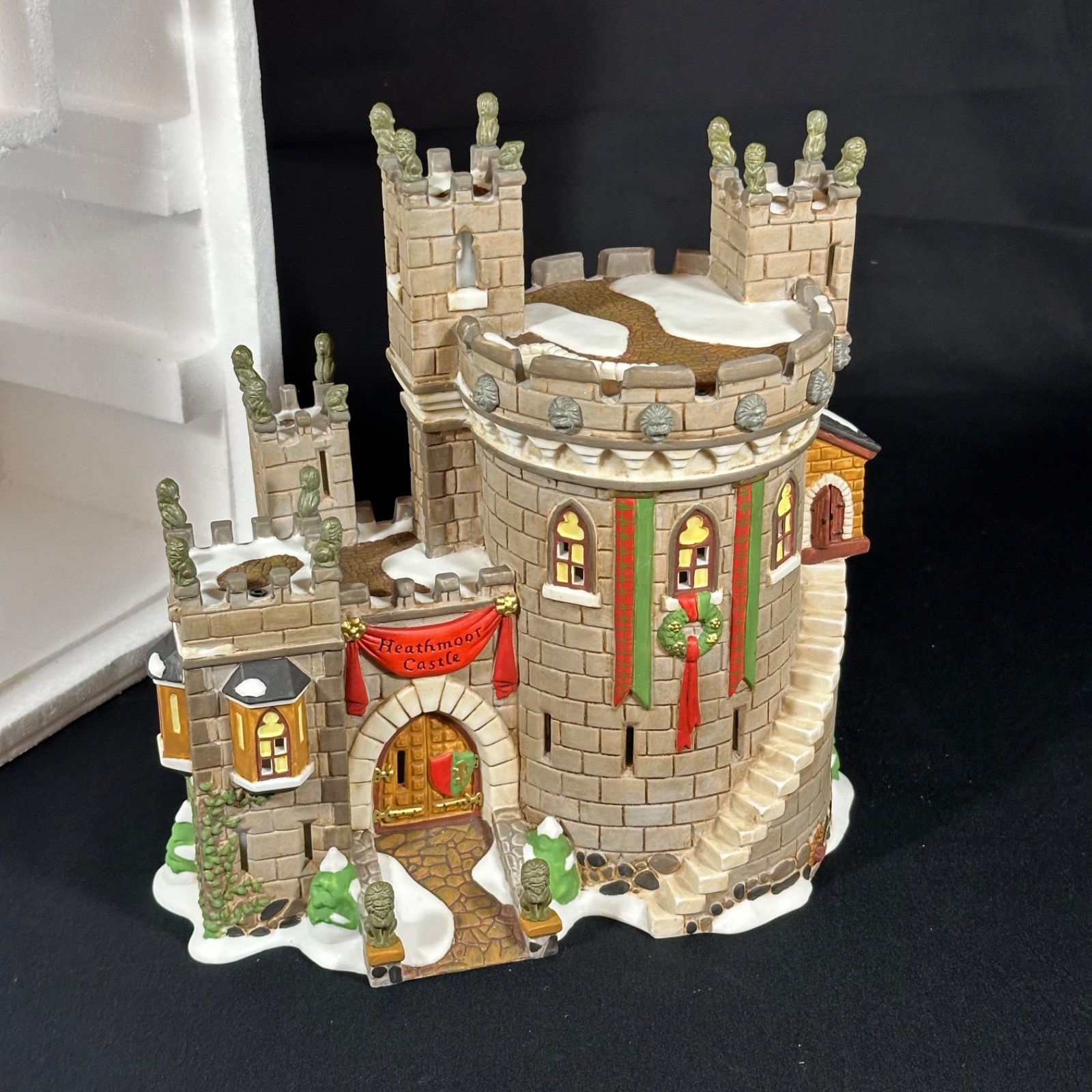 Department 56 #58313 – 1999 Porcelain Building – Heathmoor Castle – NOS