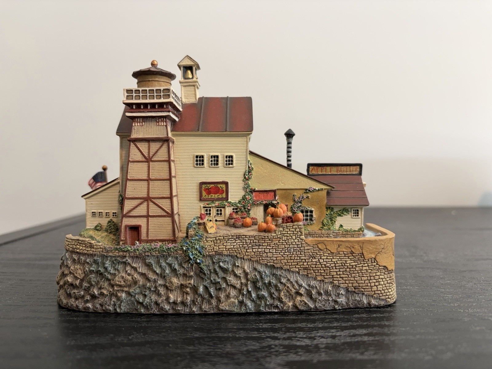 Hawthorne Village Charles Wysocki Peppercricket Grove Pumpkin Village Boxed 1996