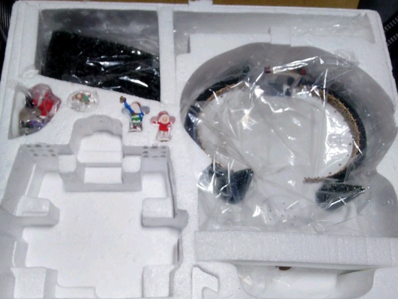 VTG Department 56 Village GLACIER PARK PAVILION North Pole Series IceRink NIB