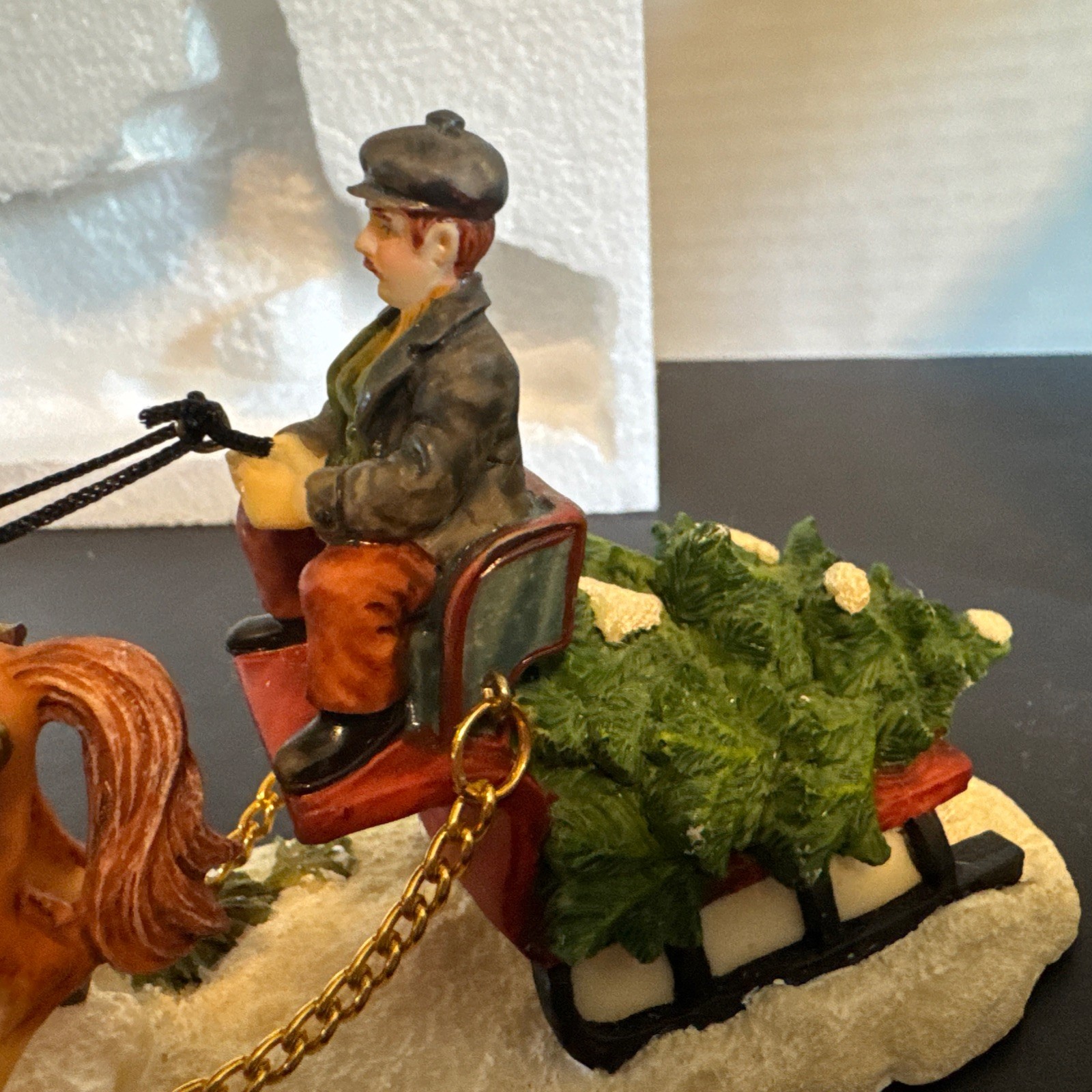 Christmas Village Accessories Santa’s Workbench Horse Drawn Carriage 2002 NEW