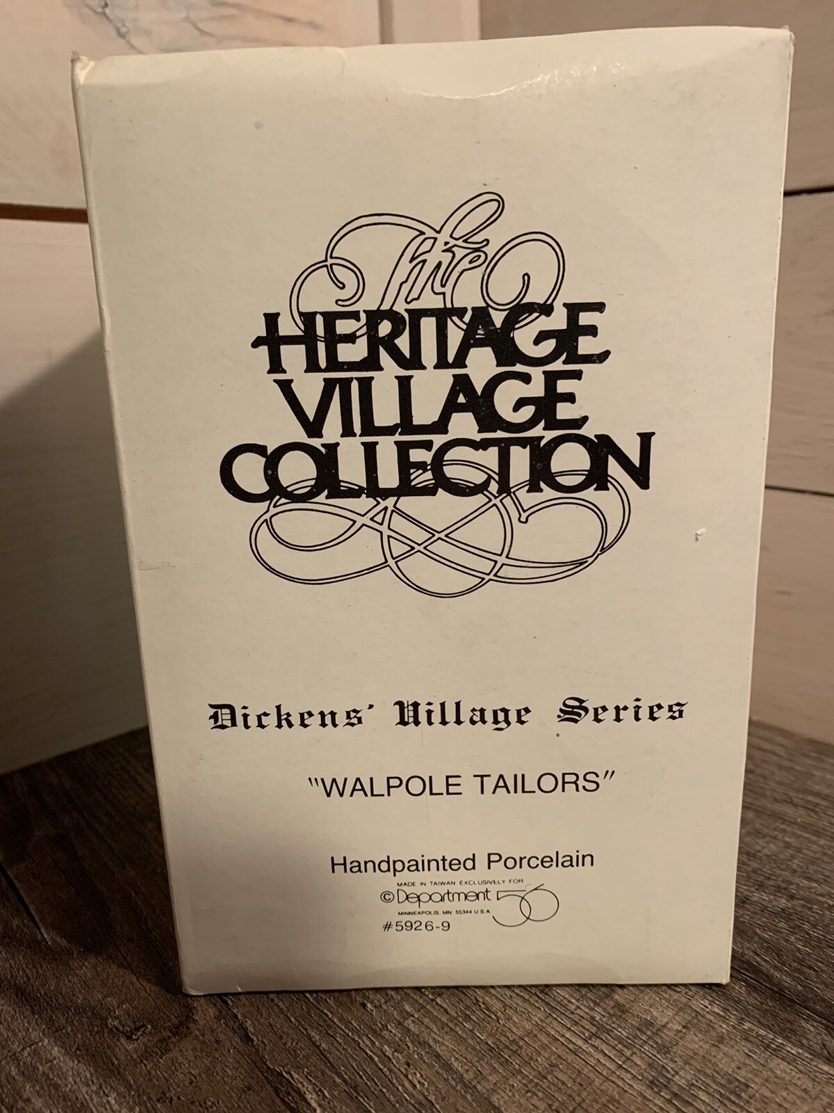 Department 56 “Walpole Tailor” Dickens Village Merchant Shop #59269 Retired 1988