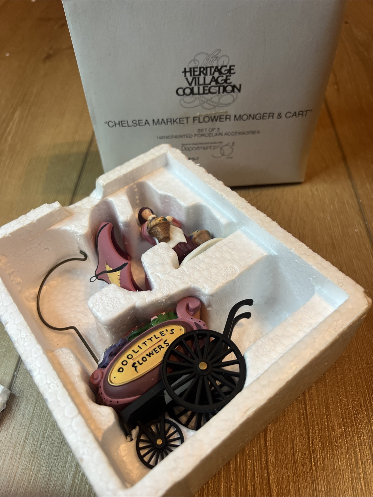 Dept. 56 Heritage Dickens Village1993 Chelsea Market Flower Monger & Cart #58157